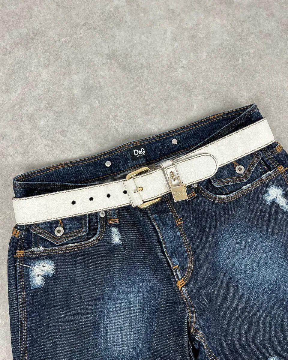 Dolce & Gabbana 2000s Dolce & Gabbana Lock Buckle White Leather Belt Size ONE SIZE - 1 Thumbnail