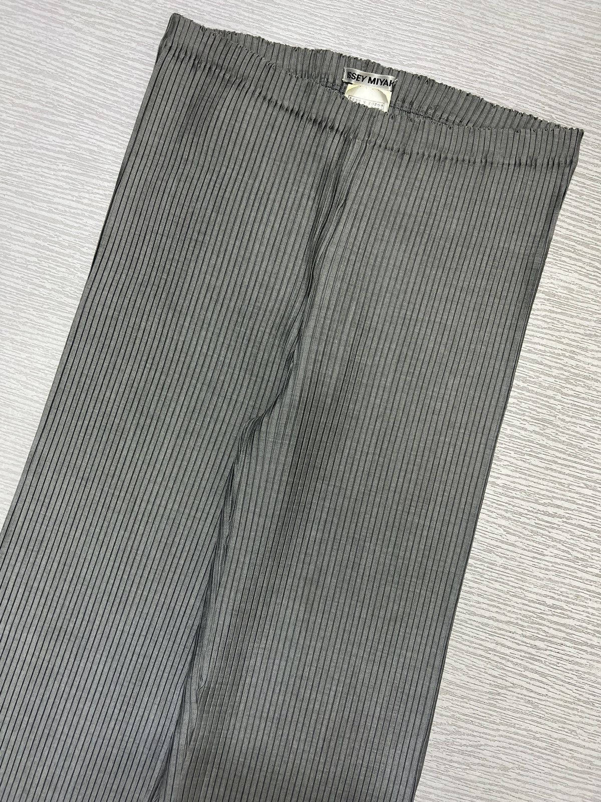 Issey Miyake Issey Miyake - 2009 - Pleated Pants Size US 28 / EU 44 - 3 Thumbnail