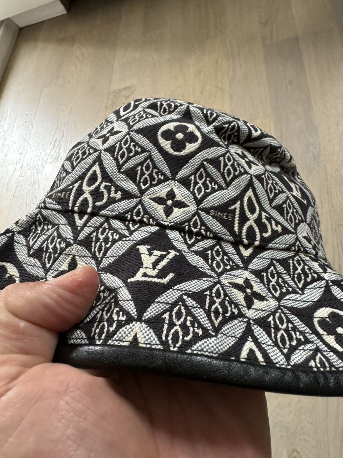 Louis Vuitton LOUIS VUITTON hat marked S see real tape measurements in pho Size ONE SIZE - 19 Thumbnail