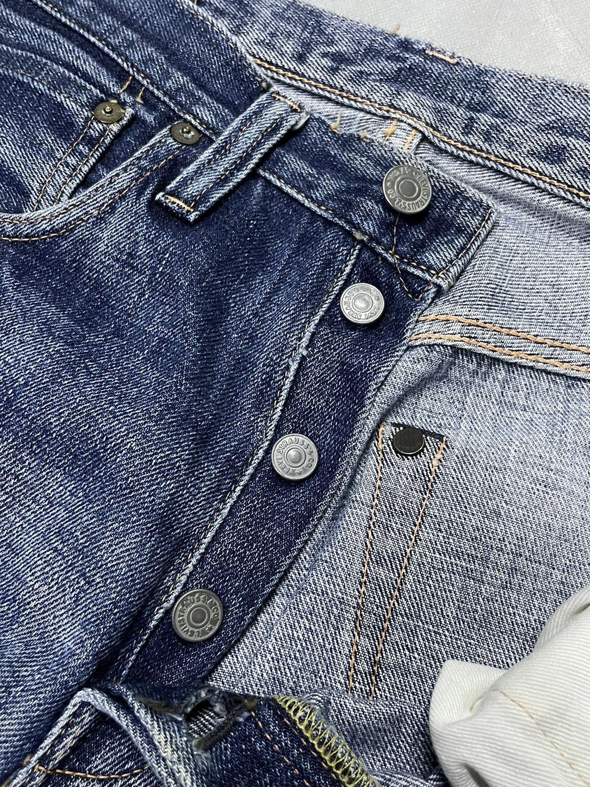 Levi's × Vintage Vintage Levis 505 Big E Selvedge Distressed Jeans Size US 30 / EU 46 - 16 Thumbnail