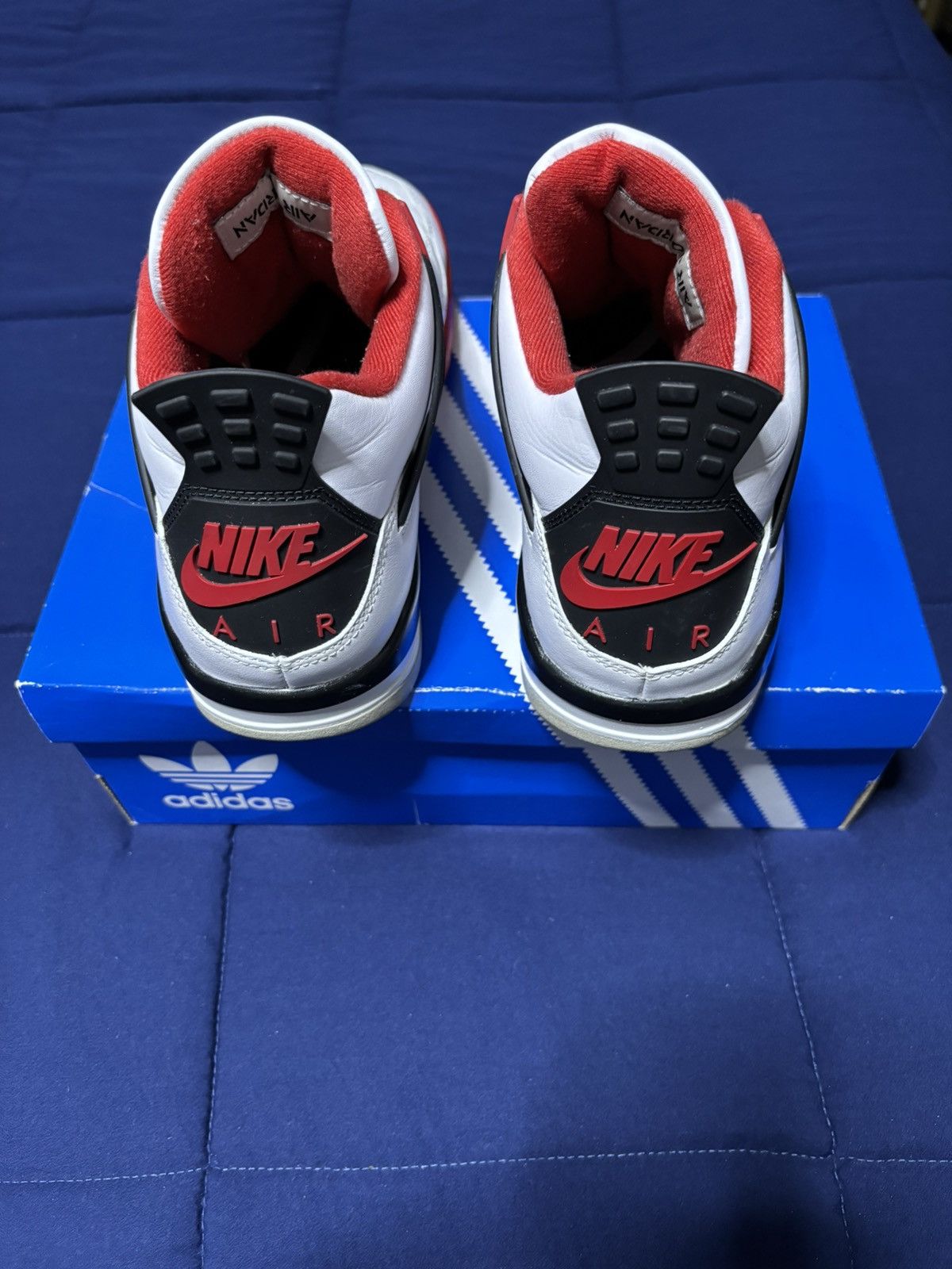 Jordan Brand Jordan 4 Retro OG Fire Red 2020 Size 10.5 Size US 10.5 / EU 43-44 - 5 Thumbnail