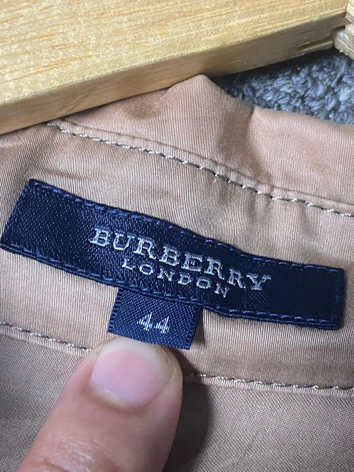 Burberry Burberry London One Piece Shirt Jacket (165) Size S / US 4 / IT 40 - 8 Thumbnail