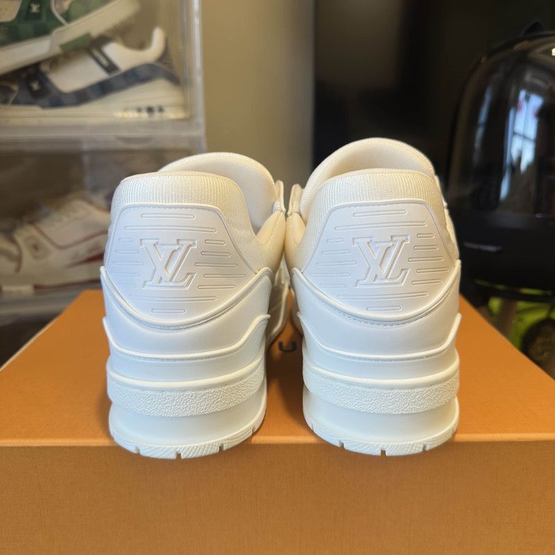 Louis Vuitton Louis Vuitton Low-Top Trainer Sneakers in White -2508 Size US 9.5 / EU 42-43 - 3 Thumbnail