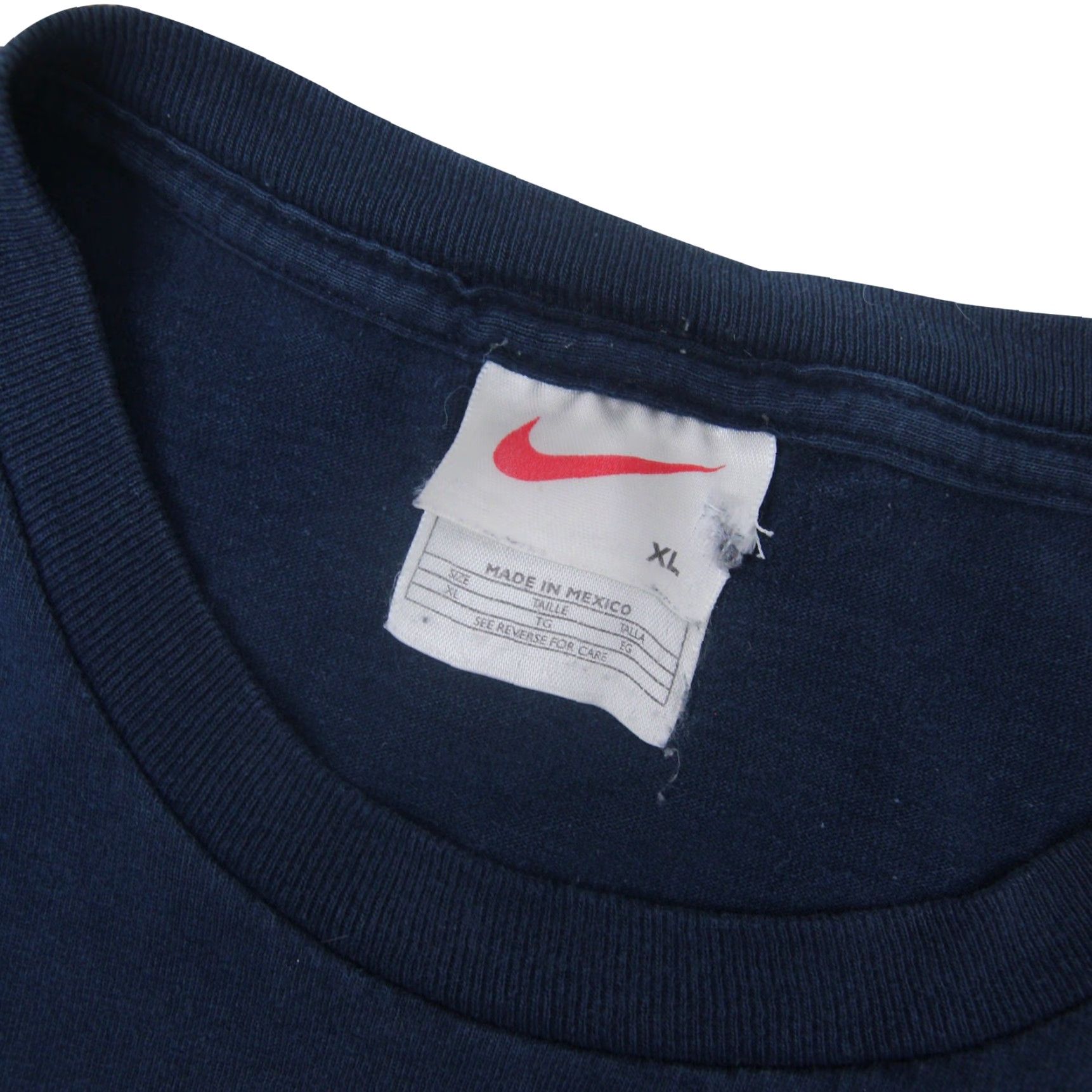 Nike VINTAGE Nike Mens XL T-Shirt Blue Swoosh Graphic Shirt Mens XL Blue Nike T-Shirt Size US XL / EU 56 / 4 - 4 Thumbnail