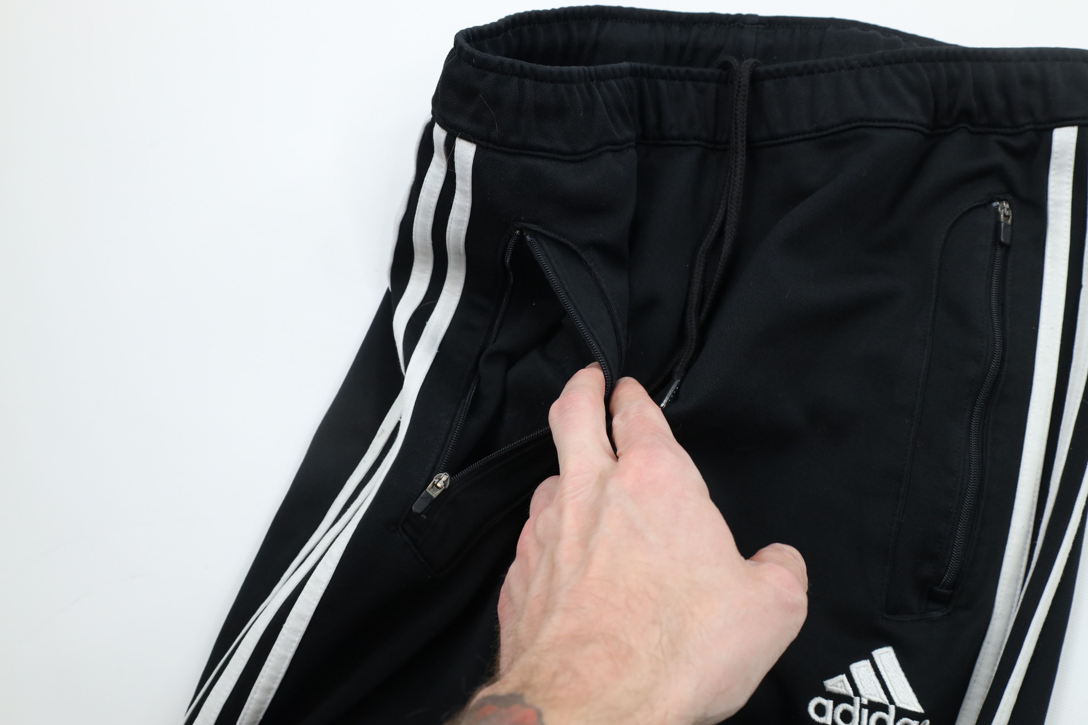 Adidas × Vintage Vintage Adidas Tapered Leg Soccer Warm Up Pants Black Size US 32 / EU 48 - 7 Thumbnail