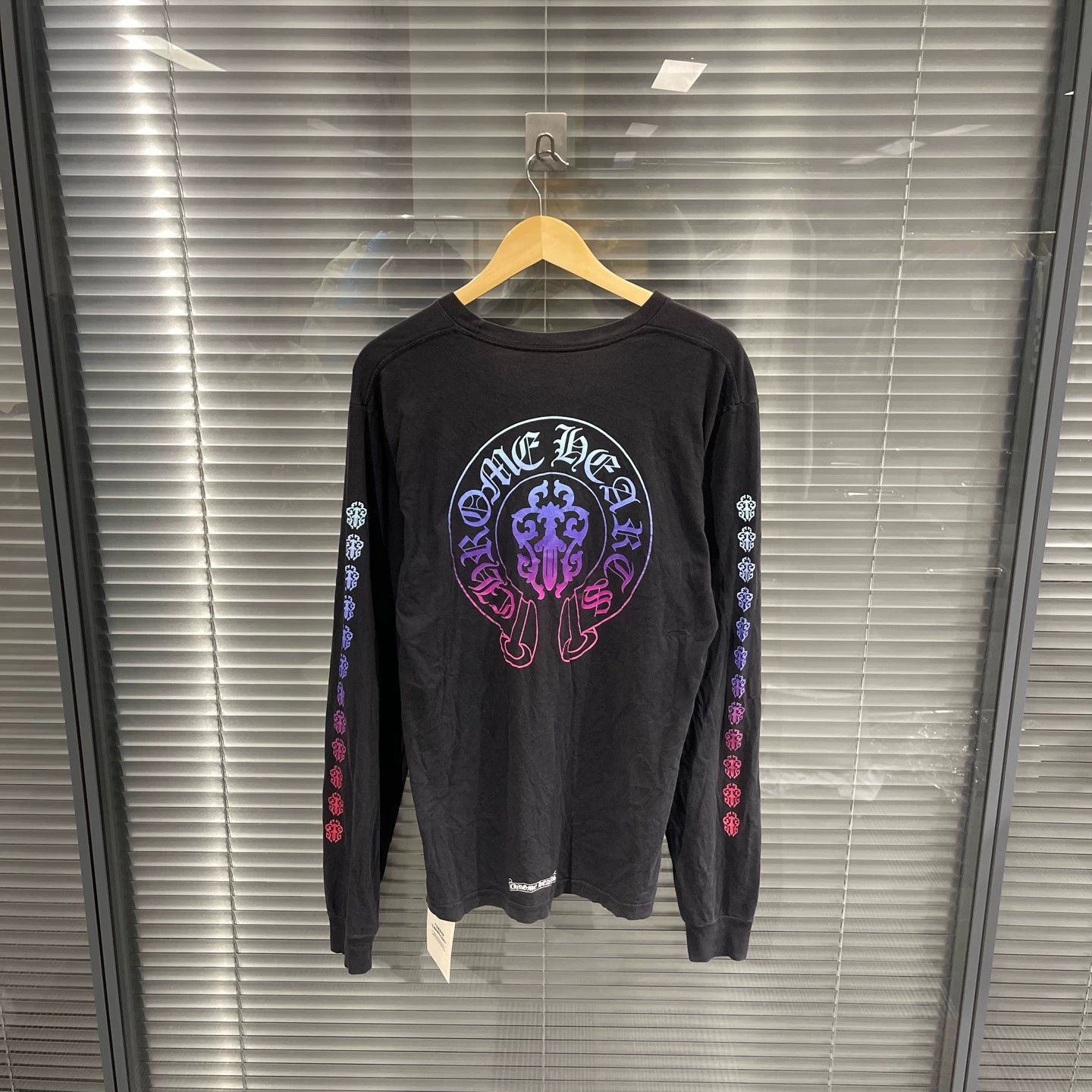 Chrome Hearts Chrome Hearts Black Iridescent Horseshoe Bishop L/S L 9/10 Size US L / EU 52-54 / 3 - 1 Thumbnail