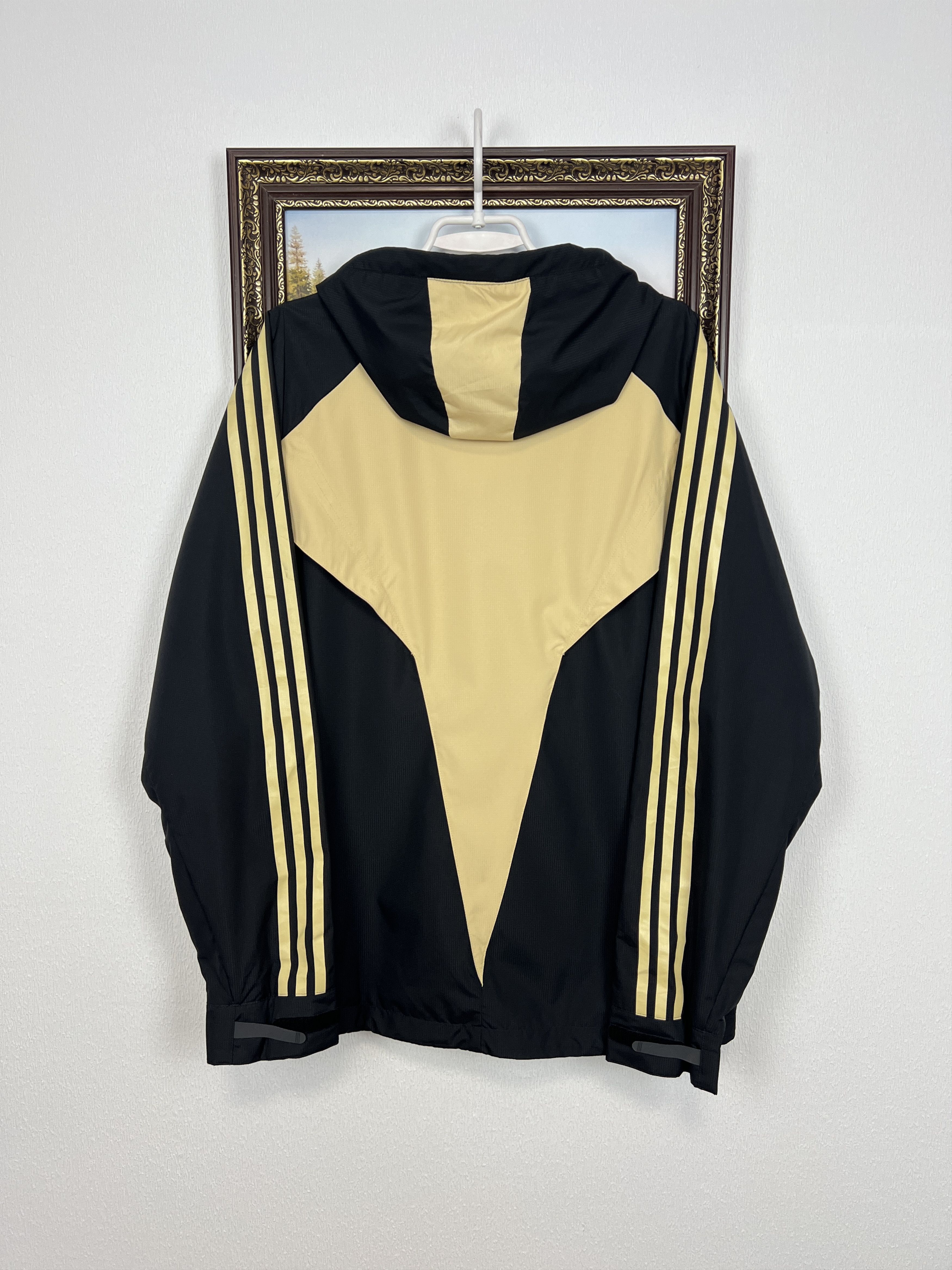 Adidas Vintage Adidas Liverpool Football Jacket Soccer YNWA Size US L / EU 52-54 / 3 - 14 Thumbnail