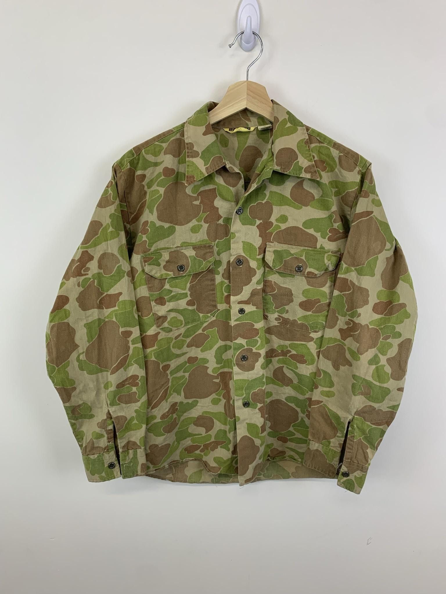 Vintage Vintage 90s Frog Camo Button Up Shirt | Grailed