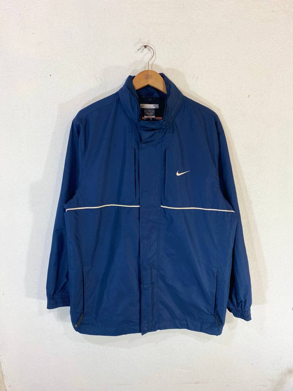 Nike vintage nike clima fit light jacket nice design Size US L / EU 52-54 / 3 - 1 Thumbnail