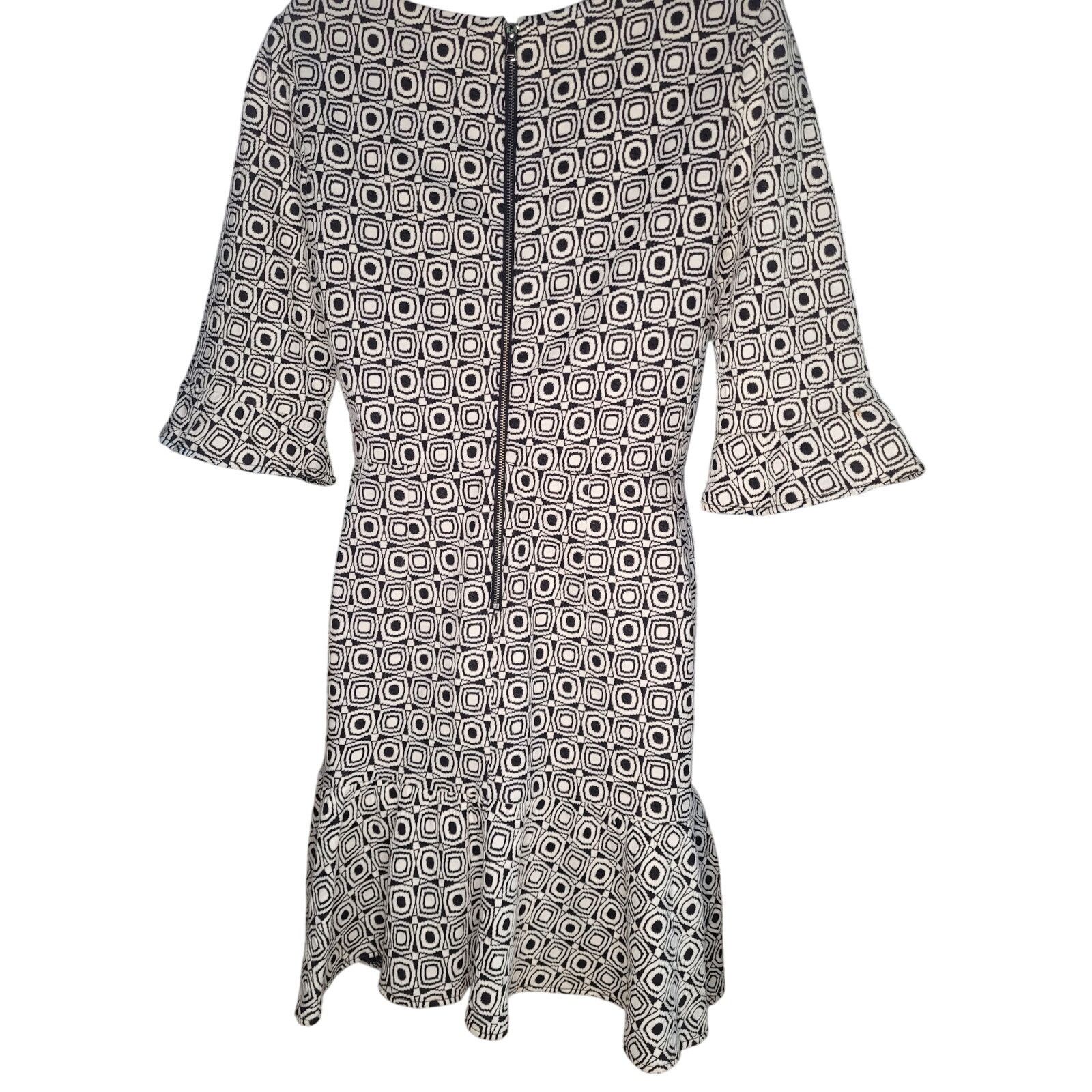 Betsey Johnson Betsey Johnson Vintage Blk/Wht Geometric Dress Ruffled Sz 10 Size L / US 10 / IT 46 - 3 Thumbnail