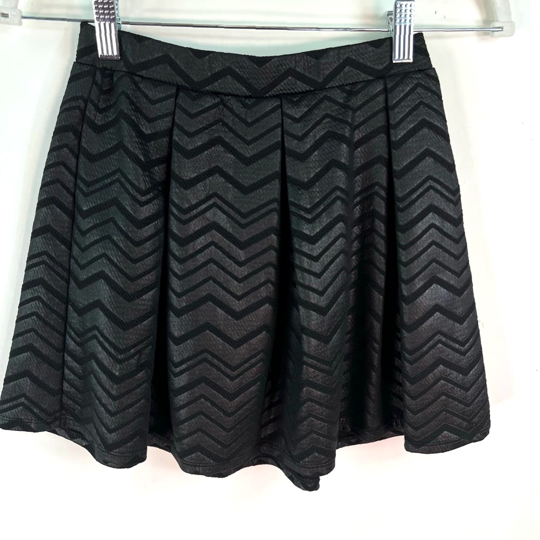 Vintage Joe B Skirt Womens XS Black Mini Geometric Wave Pleated 100% GENUINE USA SELLER Size 26" / US 2 / IT 38 - 2 Thumbnail