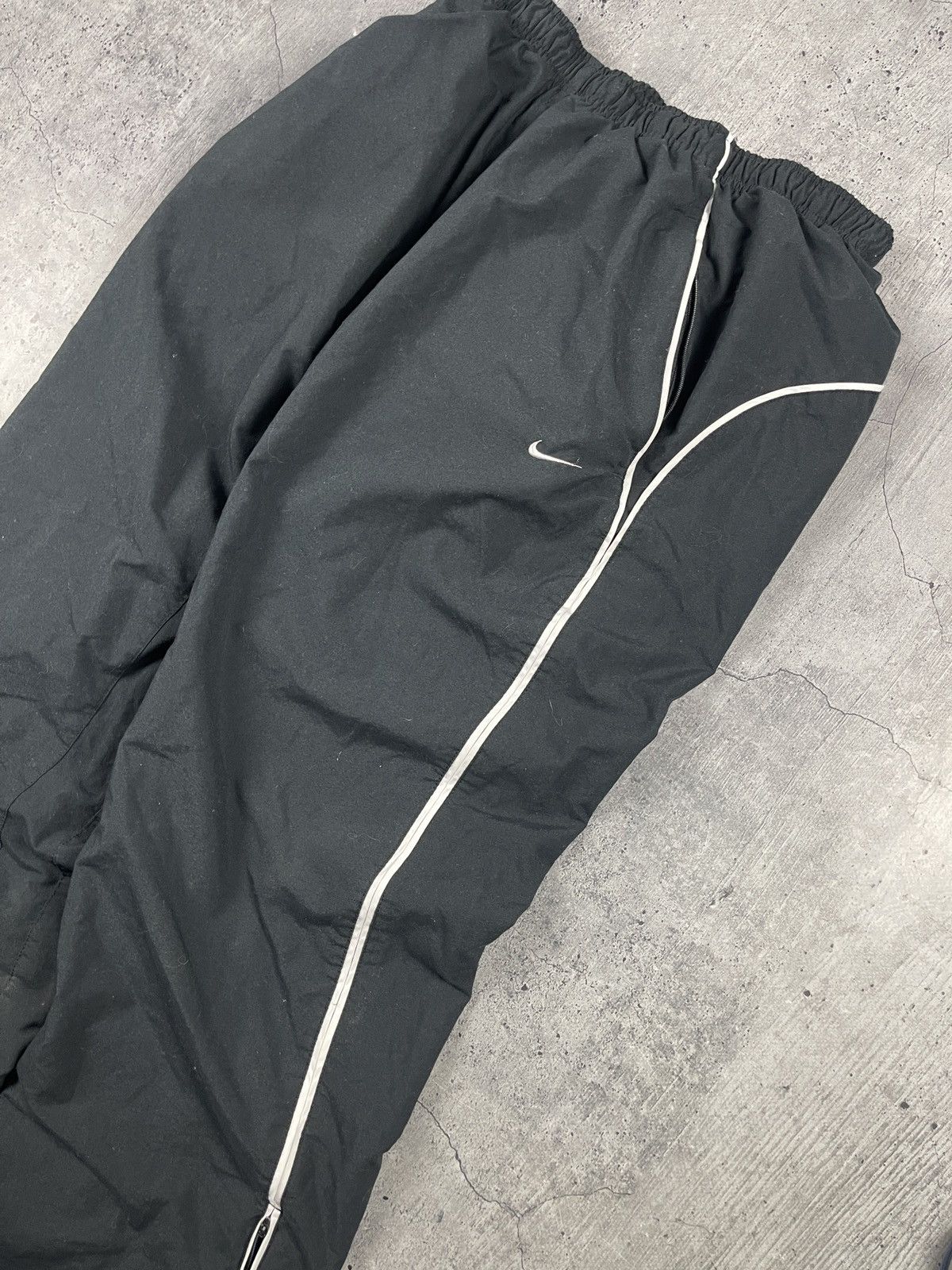 Nike × Vintage Nike Vintage Parachute Y2K Nylon Track Pants Joggers Hype L Size US 34 / EU 50 - 3 Thumbnail