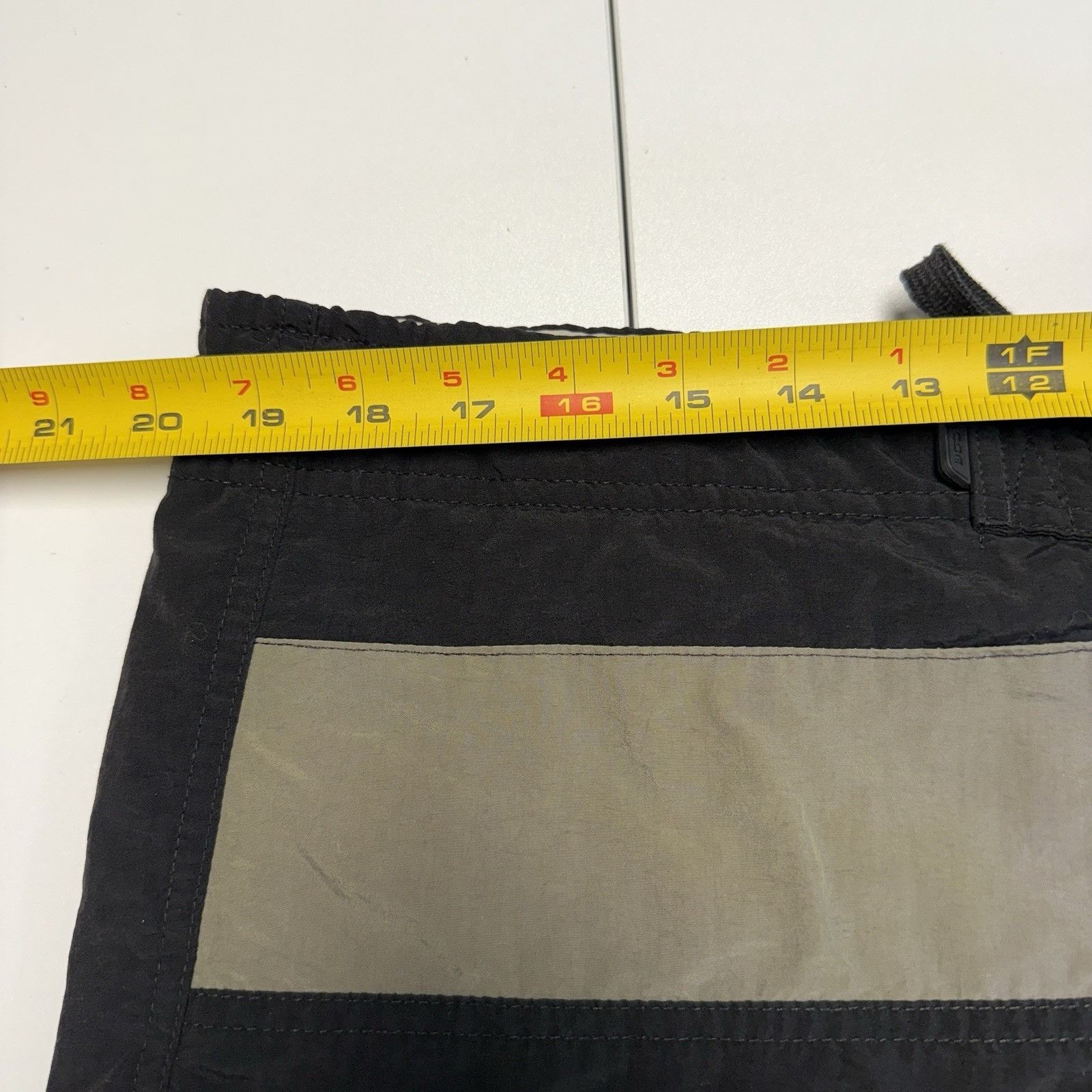 Body Glove Body Glove Swim Trunks Board Shorts Mesh Lined Black Mens 39 Size US 39 - 8 Thumbnail