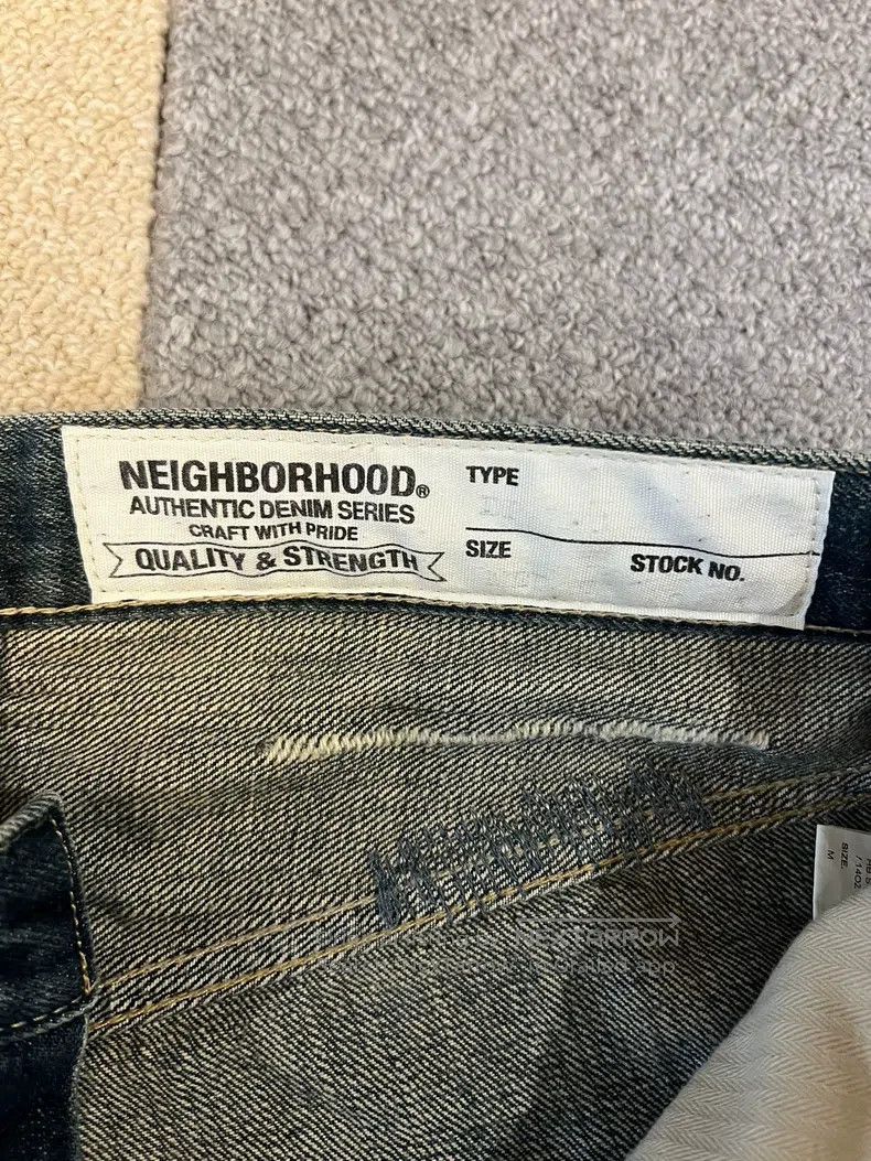 Neighborhood Neighborhood size M Jeans Size US 27 - 3 Thumbnail