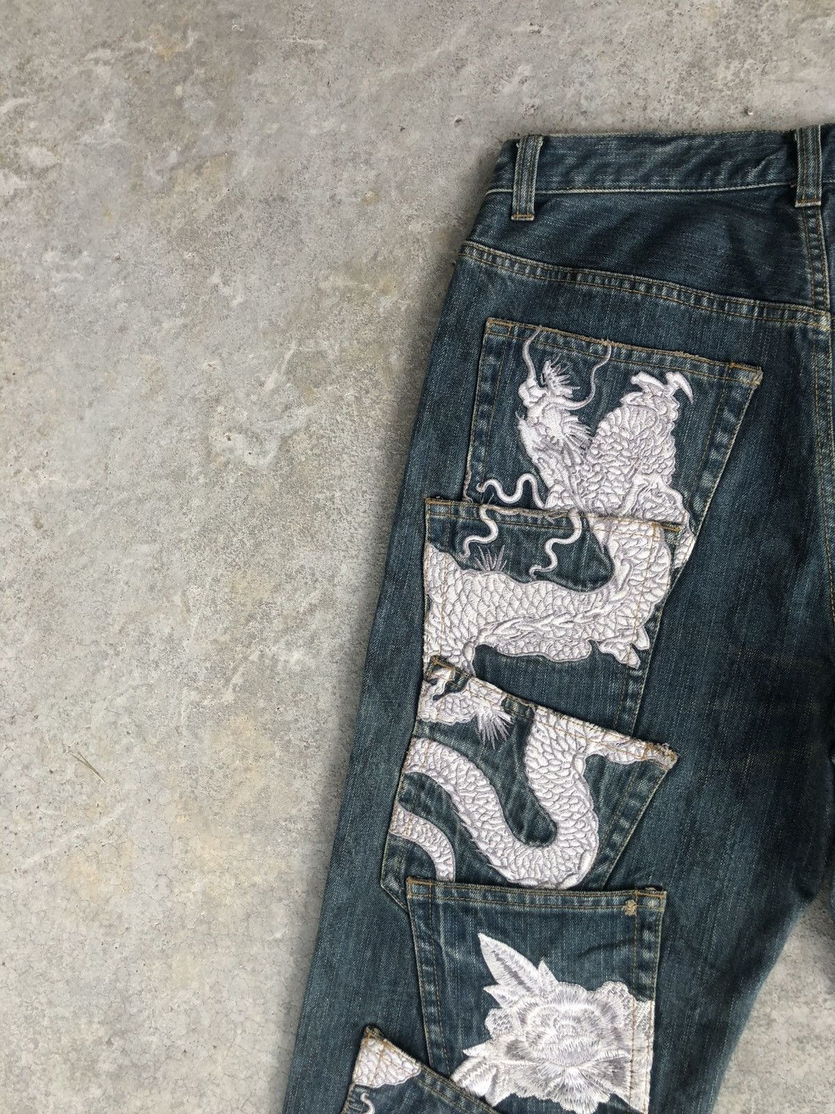 Karakuri Tamashii Karakuri Tamashii Embroidered Multipocket Snake Skin Size US 32 / EU 48 - 11 Thumbnail