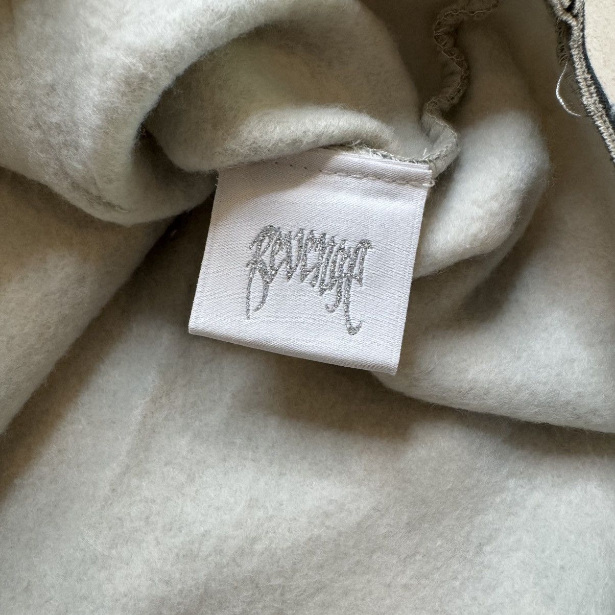 Revenge Revenge X Kill Cropped Hoodie Snow Camo/Pink SIZE MEDIUM Size US M / EU 48-50 / 2 - 7 Thumbnail
