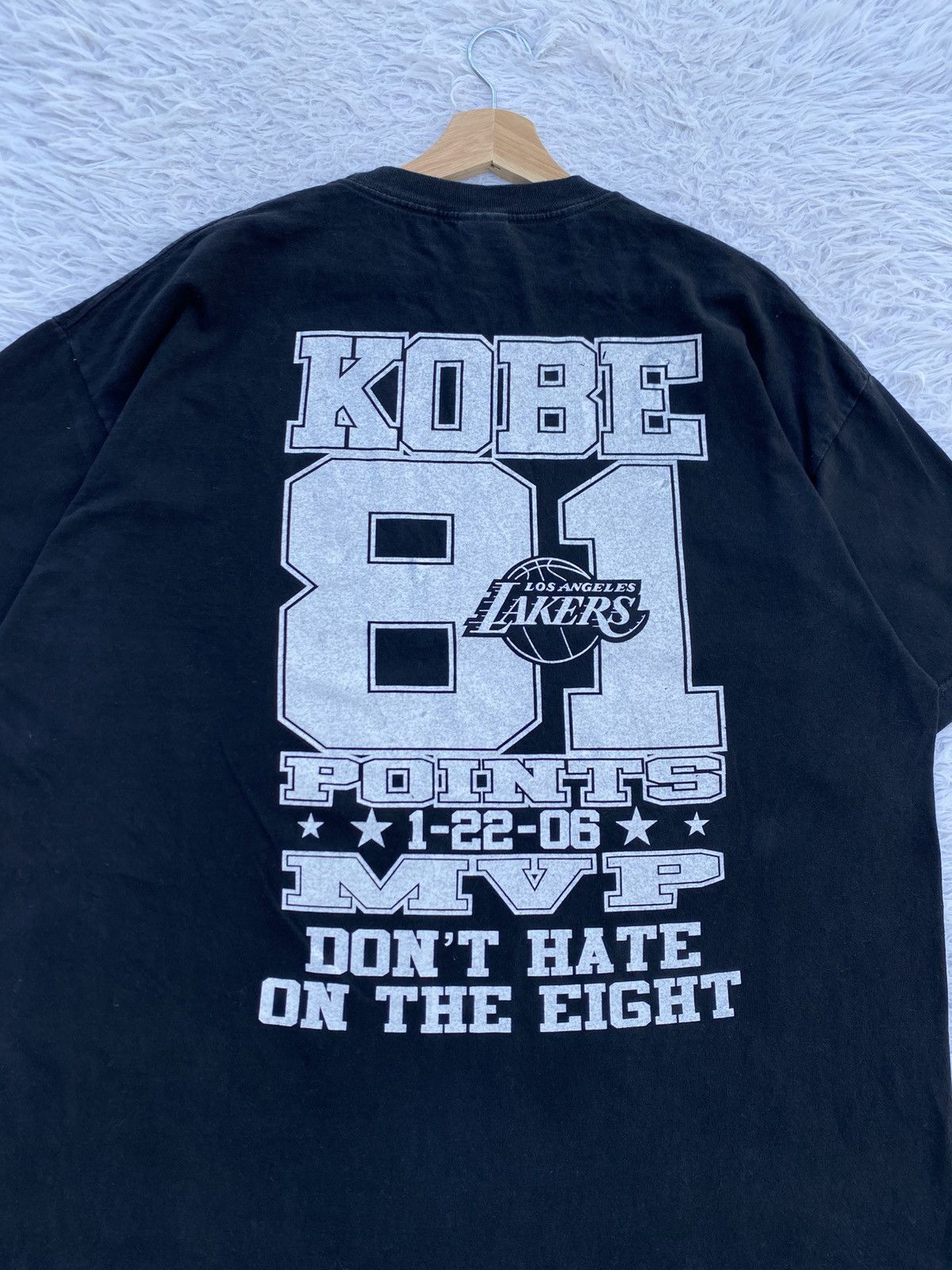 NBA Rare Vintage Y2K NBA Kobe Bryant Tshirt Size US XL / EU 56 / 4 - 17 Thumbnail