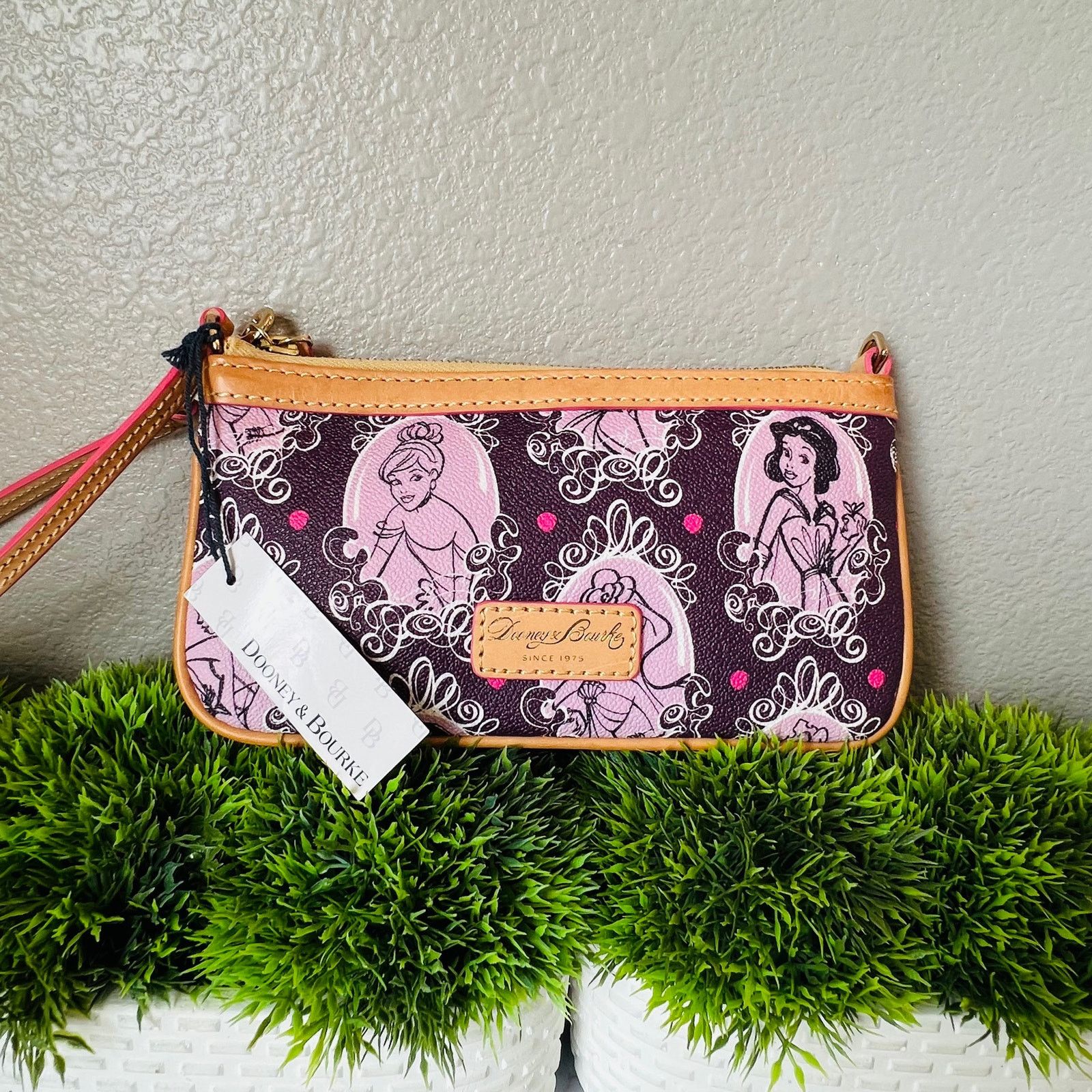 Dooney & Bourke NWT Disney Dooney & Bourke Princess Marathon 2015 Wristlet Size ONE SIZE - 3 Thumbnail