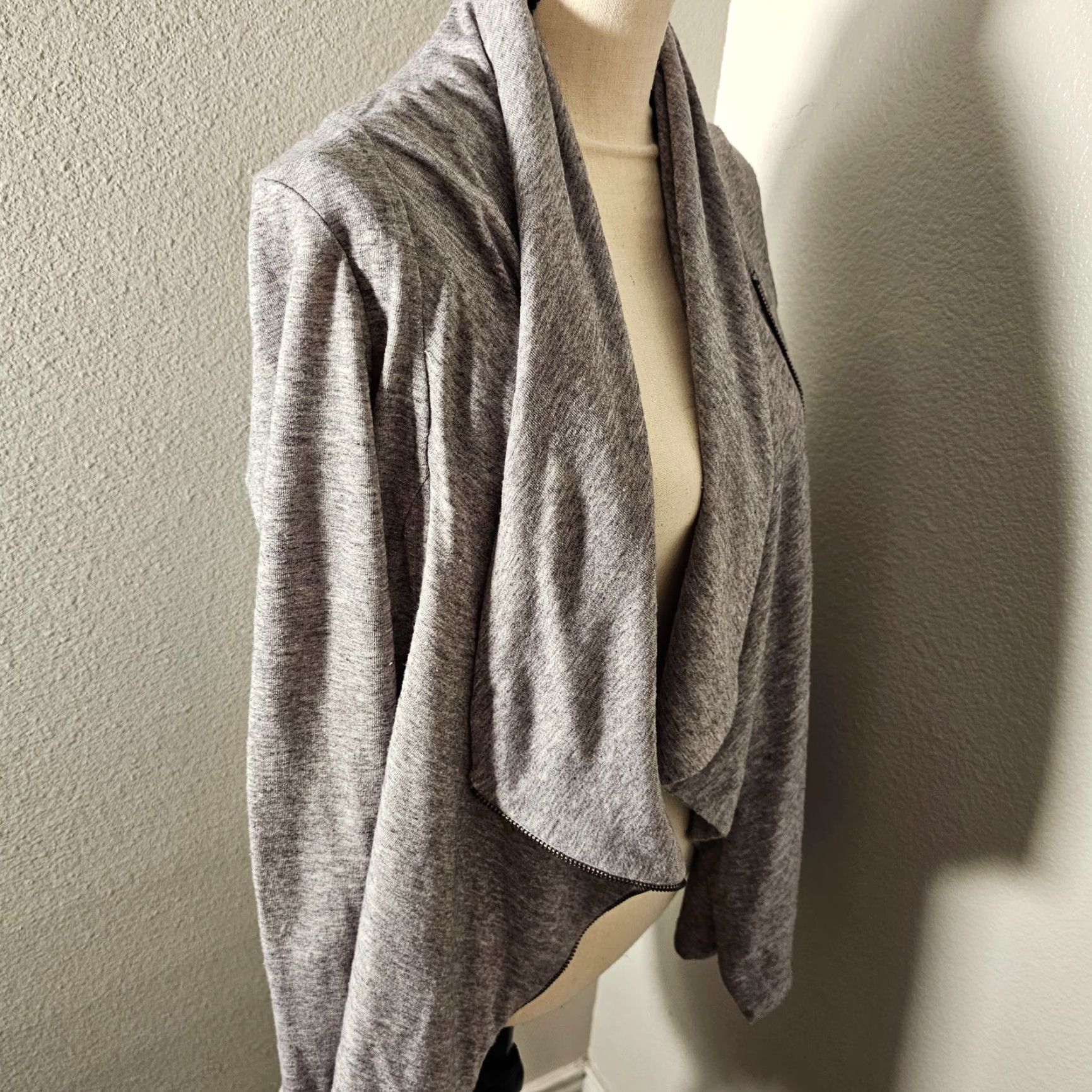 Forever 21 FOREVER 21 Women's Cardigan Sweater Zipper Front Long Sleeves Gray Size M Size M / US 6-8 / IT 42-44 - 7 Thumbnail