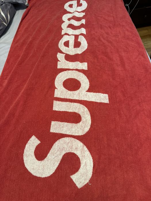 Supreme beach towel clearance red