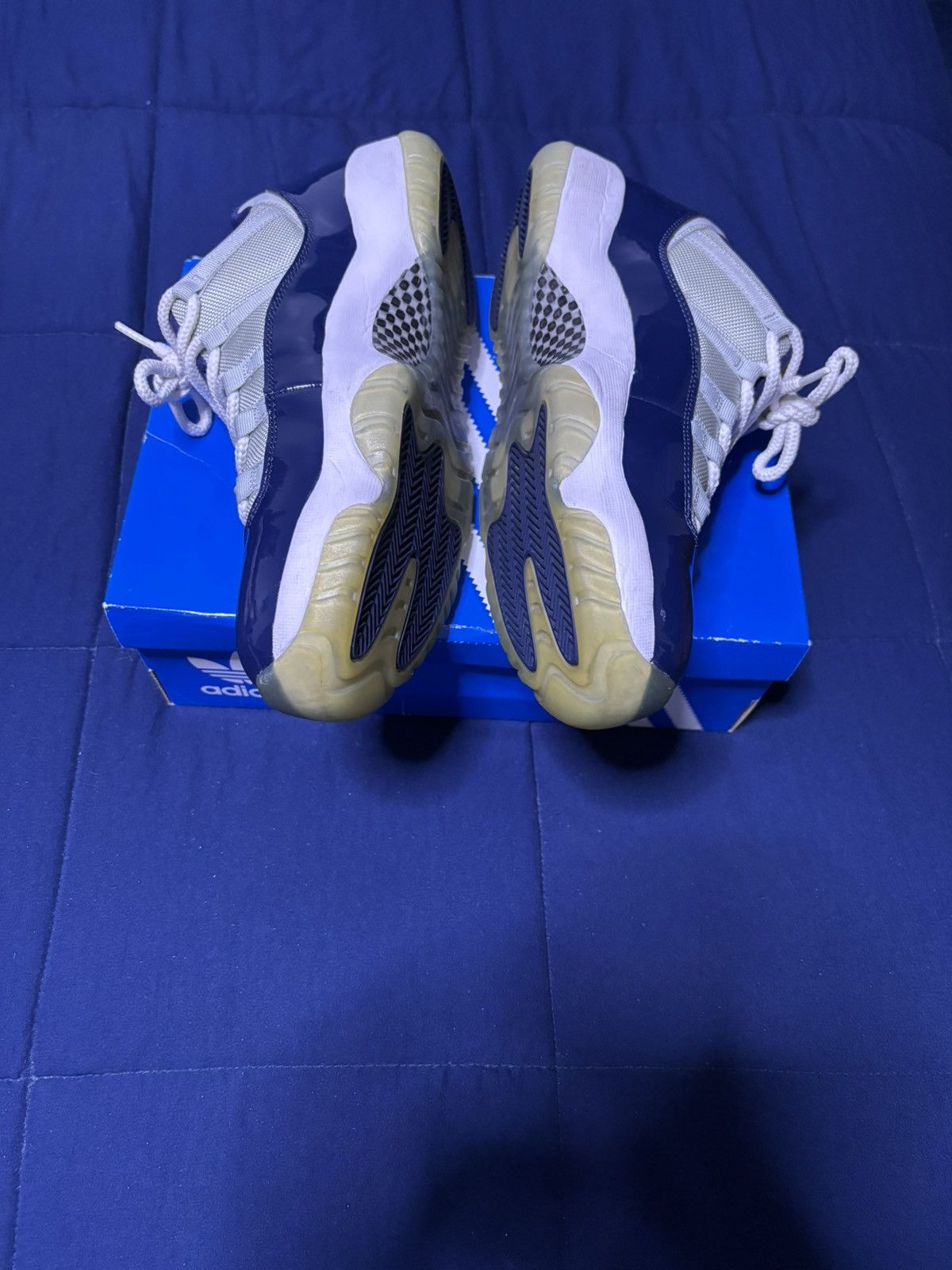 Jordan Brand Air Jordan 11 Retro Low Georgetown Size 11.5 Size US 11.5 / EU 44-45 - 4 Thumbnail