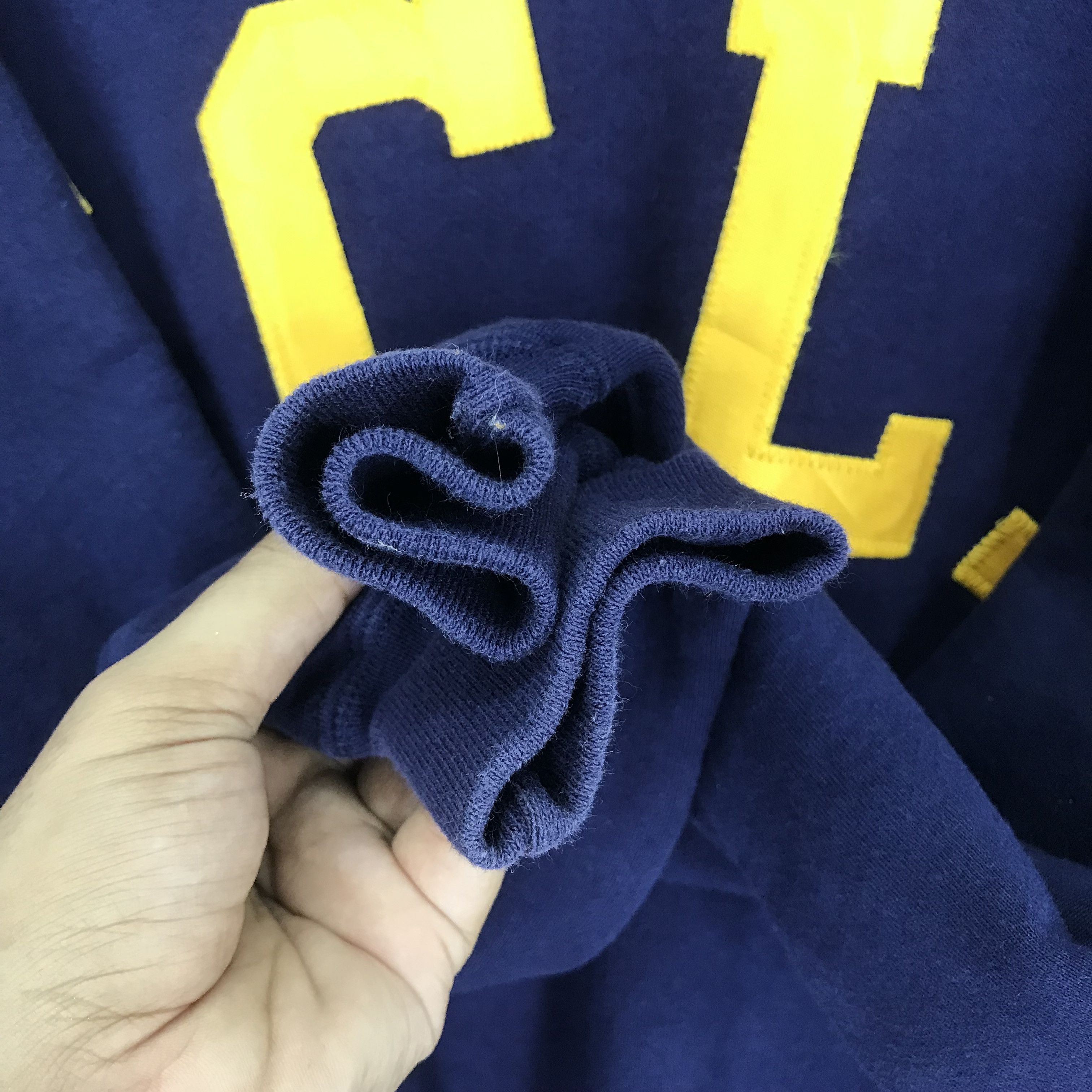 NCAA Vintage 90s UCLA Bruins Ncaa Sweatshirt Size US M / EU 48-50 / 2 - 6 Thumbnail