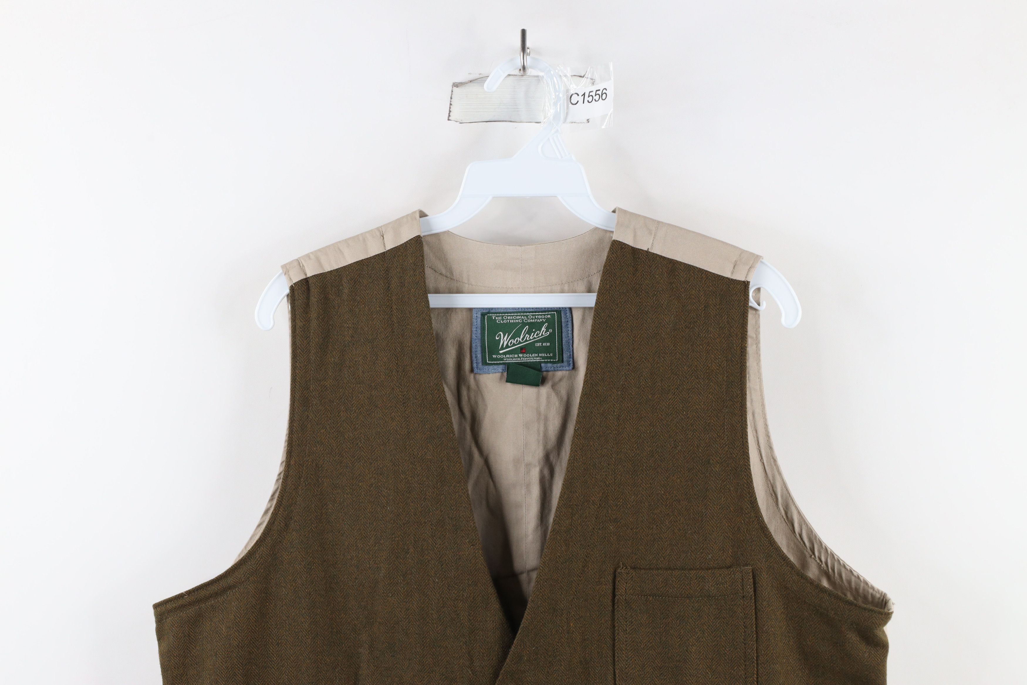 Vintage × Woolrich Woolen Mills Vintage Woolrich Herringbone Buckle Back Vest Jacket Green Size US L / EU 52-54 / 3 - 2 Thumbnail