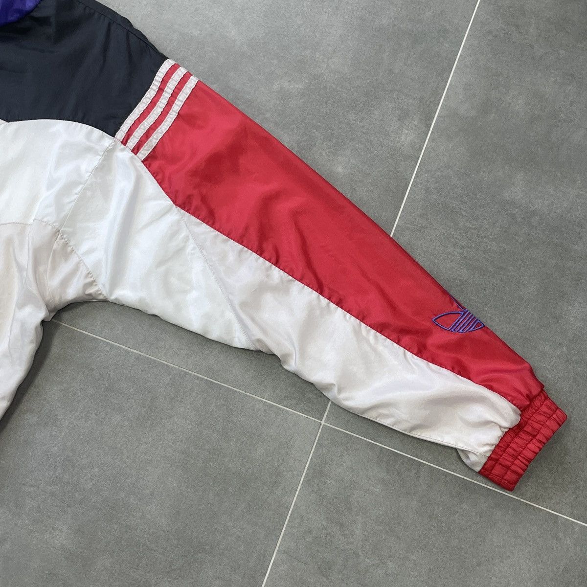 Adidas × Vintage Vintage Adidas Nylon Track Jacket Size M Size US M / EU 48-50 / 2 - 9 Thumbnail