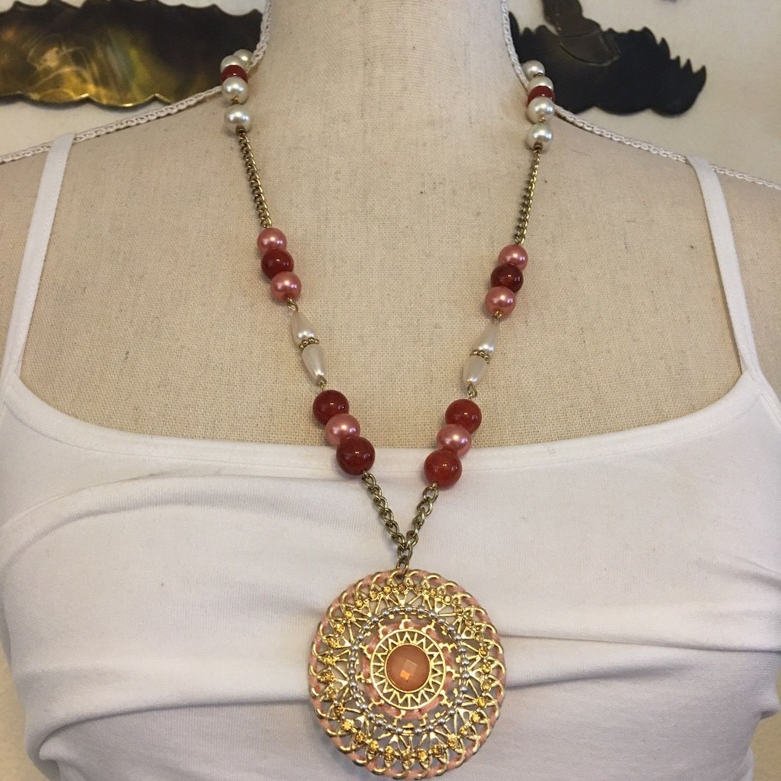 Vintage Vintage 70s medallion beaded gold chain necklace Size ONE SIZE - 1 Thumbnail