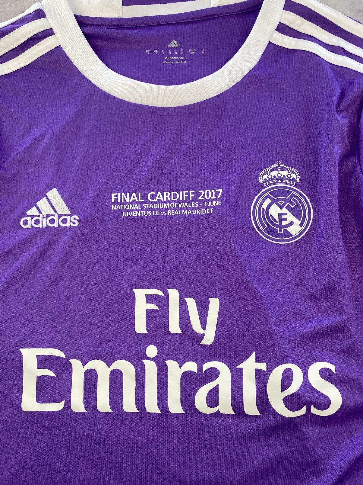 Adidas Adidas Real Madrid 2016-2017 Soccer Jersey Long Sleeve Shirt Size US S / EU 44-46 / 1 - 2 Thumbnail