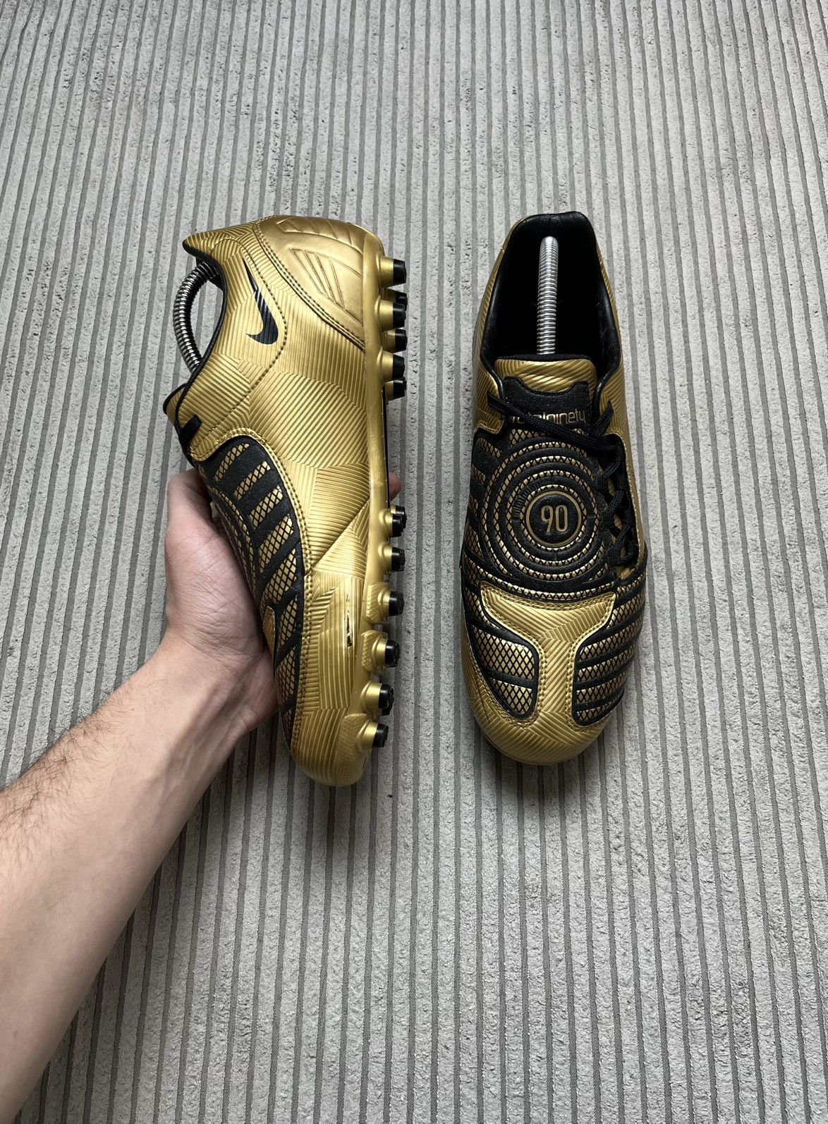 Nike Hype Nike Total 90 Shoot II MG Gold Football Cleats 00s Size US 9.5 / EU 42-43 - 14 Thumbnail