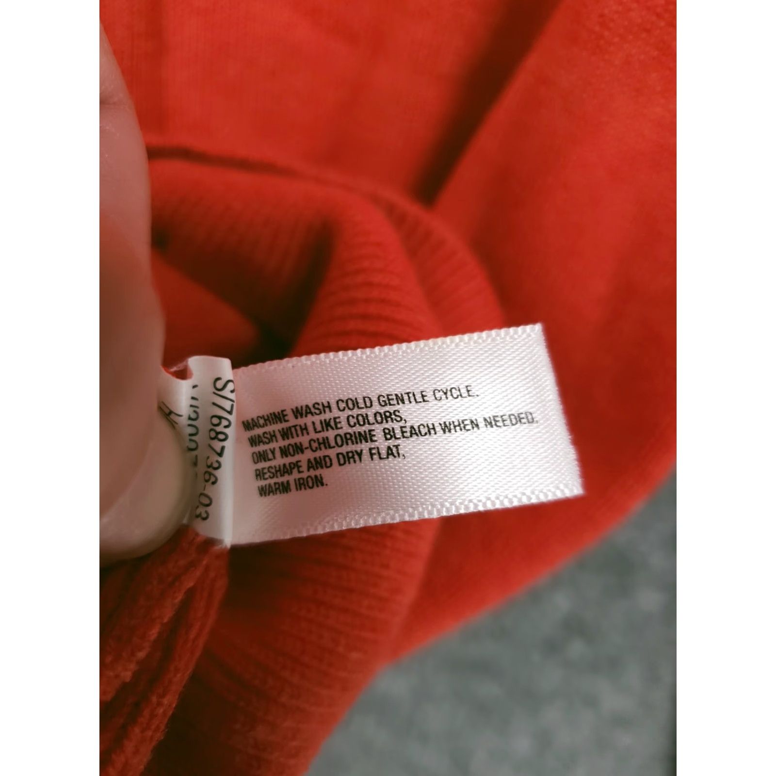 Gap Gap Sweater Mens L Large Orange Pullover V-Neck Long Sleeve Cotton Knit Size US L / EU 52-54 / 3 - 5 Thumbnail