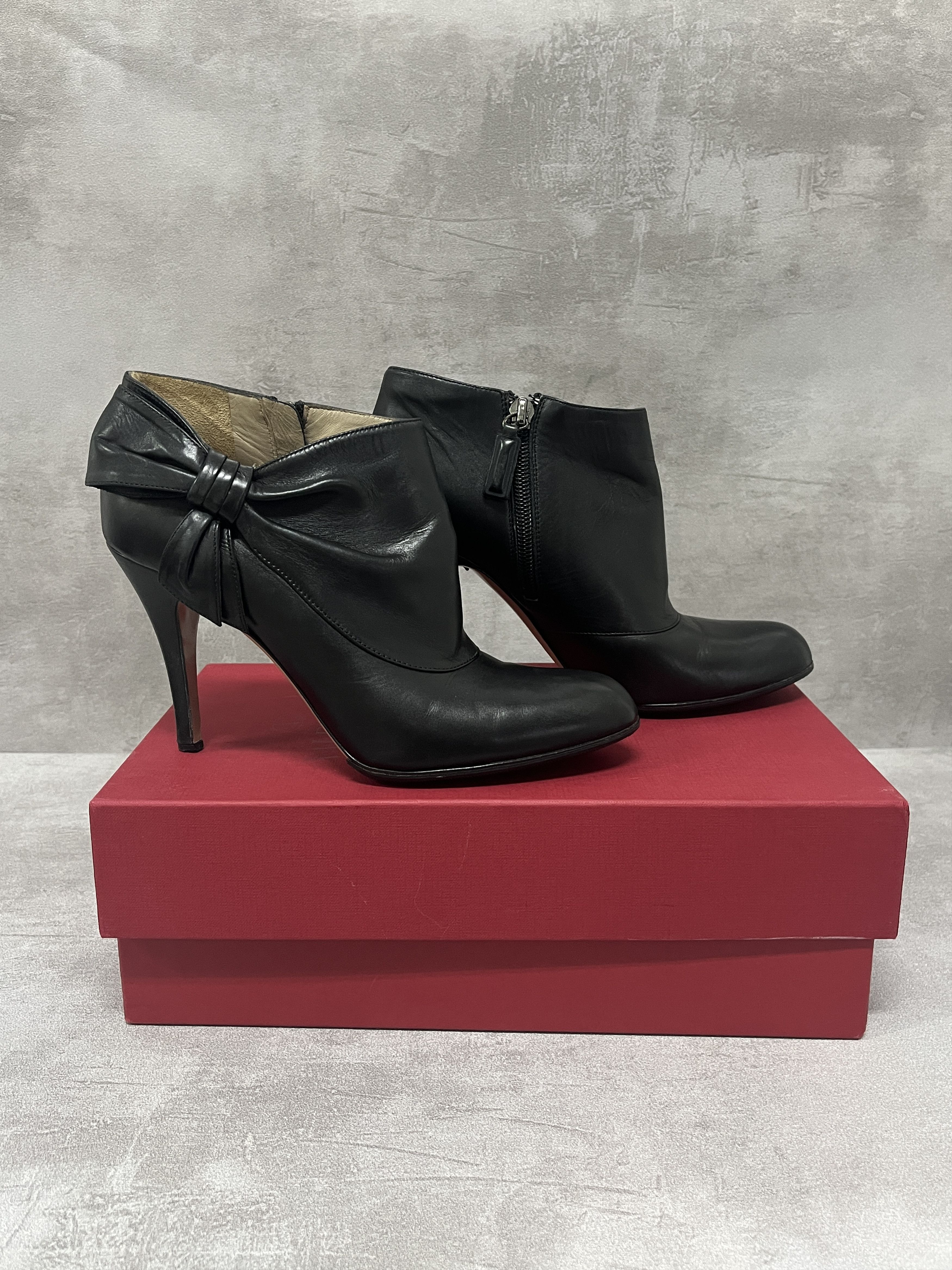 Valentino Valentino Black Ankle Boots With 90mm Heels Size US 5.5 / IT 35.5 - 2 Thumbnail