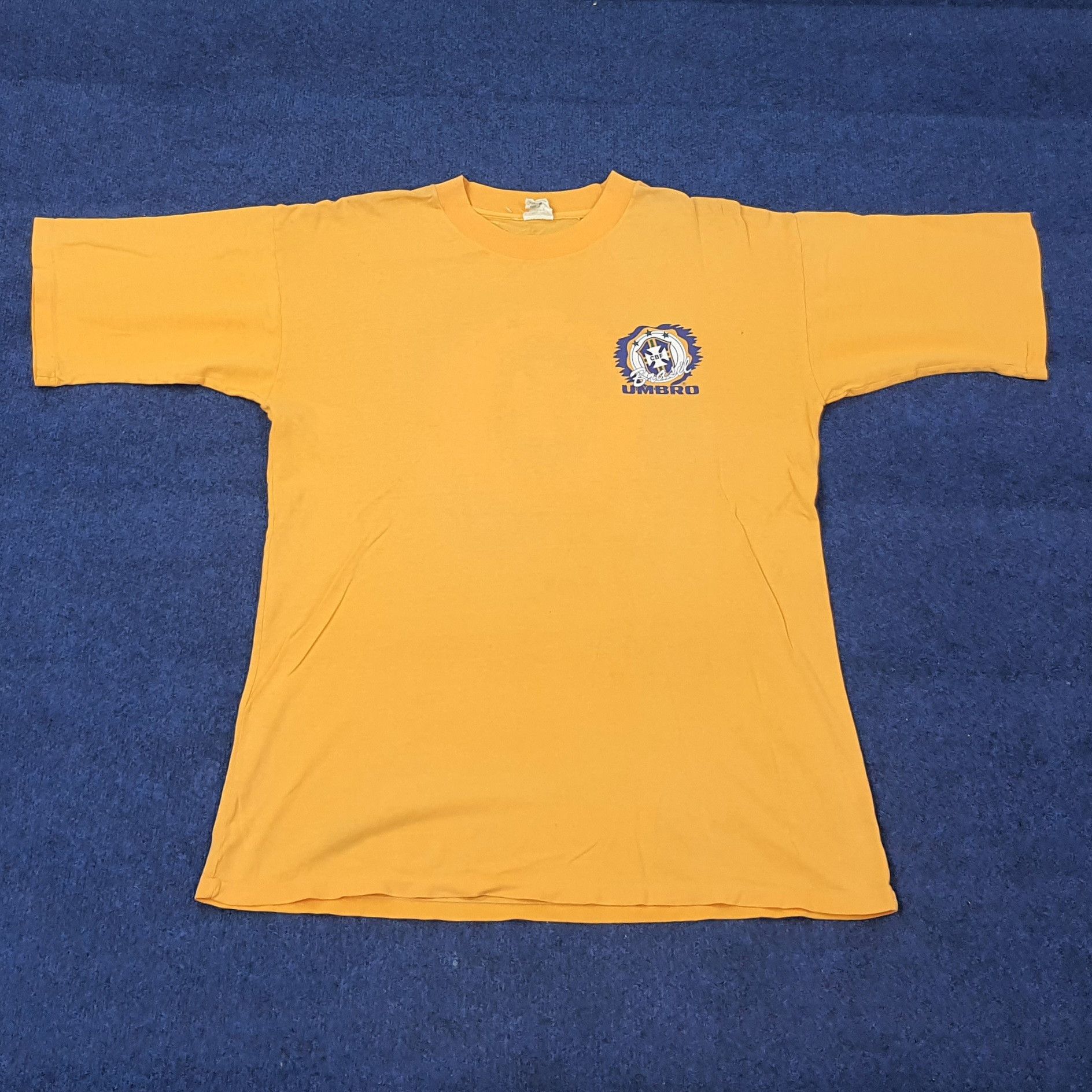 Umbro Vintage Umbro Brazil Soccer Team Tshirt C249N58 Size US L / EU 52-54 / 3 - 4 Thumbnail