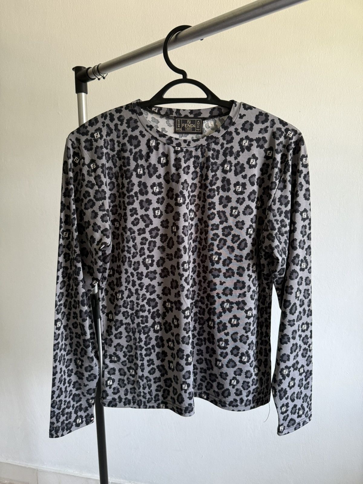 Fendi Vintage fendi monogram leopard long sleeves Size M / US 6-8 / IT 42-44 - 1 Thumbnail