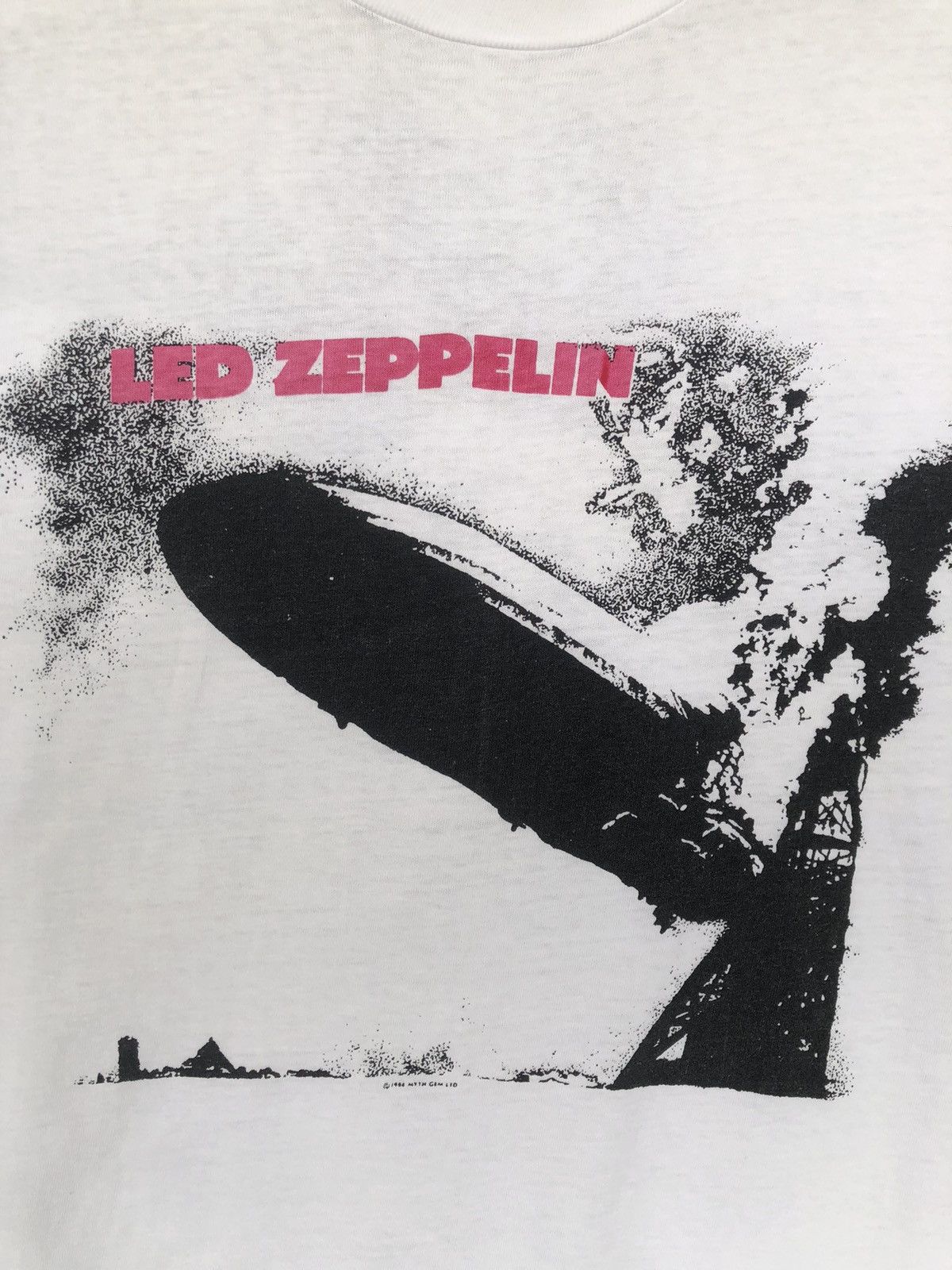 Led Zeppelin Vintage 90s LED ZEPPELIN 🔥 Distressed Tee Size US L / EU 52-54 / 3 - 5 Thumbnail