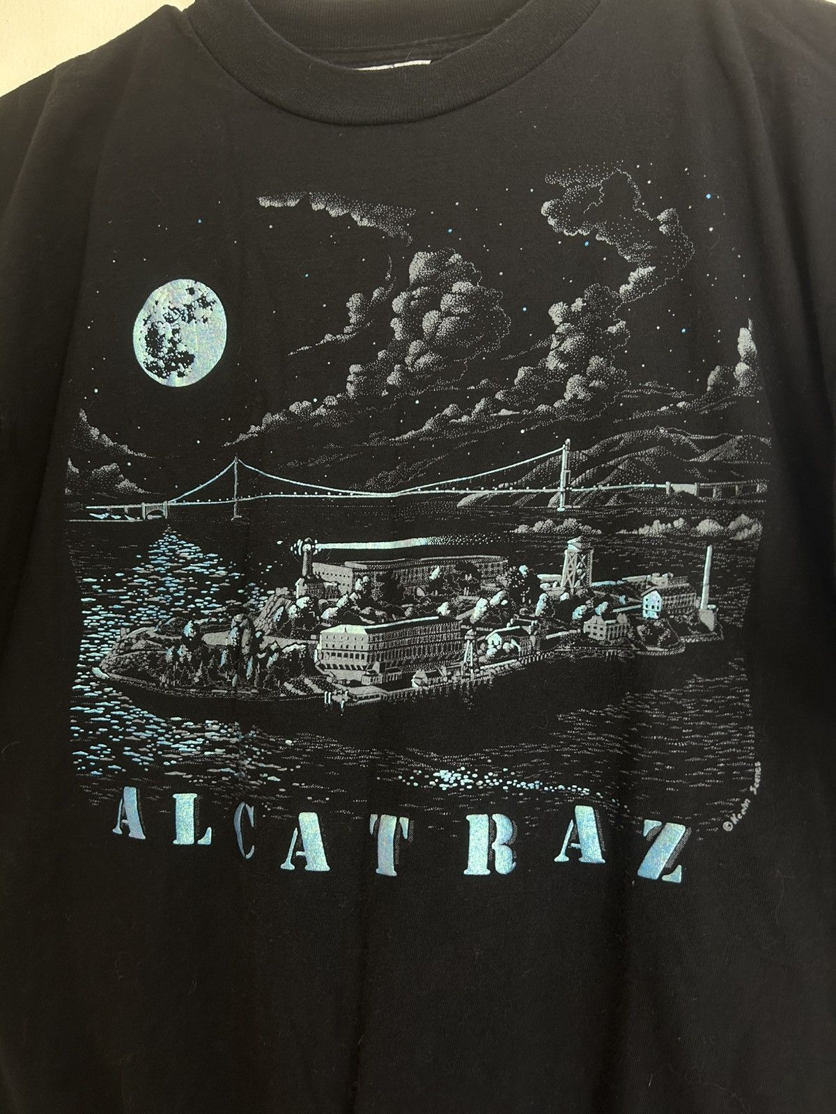 Vintage Vintage Alcatraz Art Shiny Graphic T-shirt Size US L / EU 52-54 / 3 - 3 Thumbnail