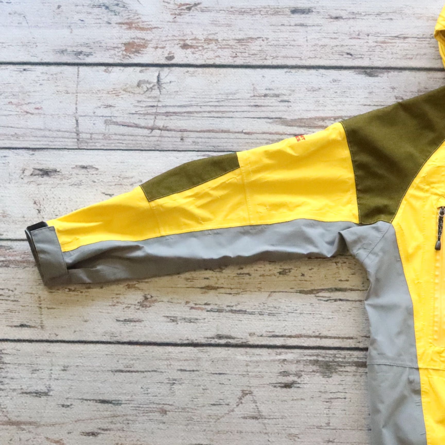 The North Face VINTAGE The North Face Summit Series Gore-Tex XCR Jacket Mens L Yellow GTX Summit Series Parka Jacket Size US L / EU 52-54 / 3 - 4 Thumbnail