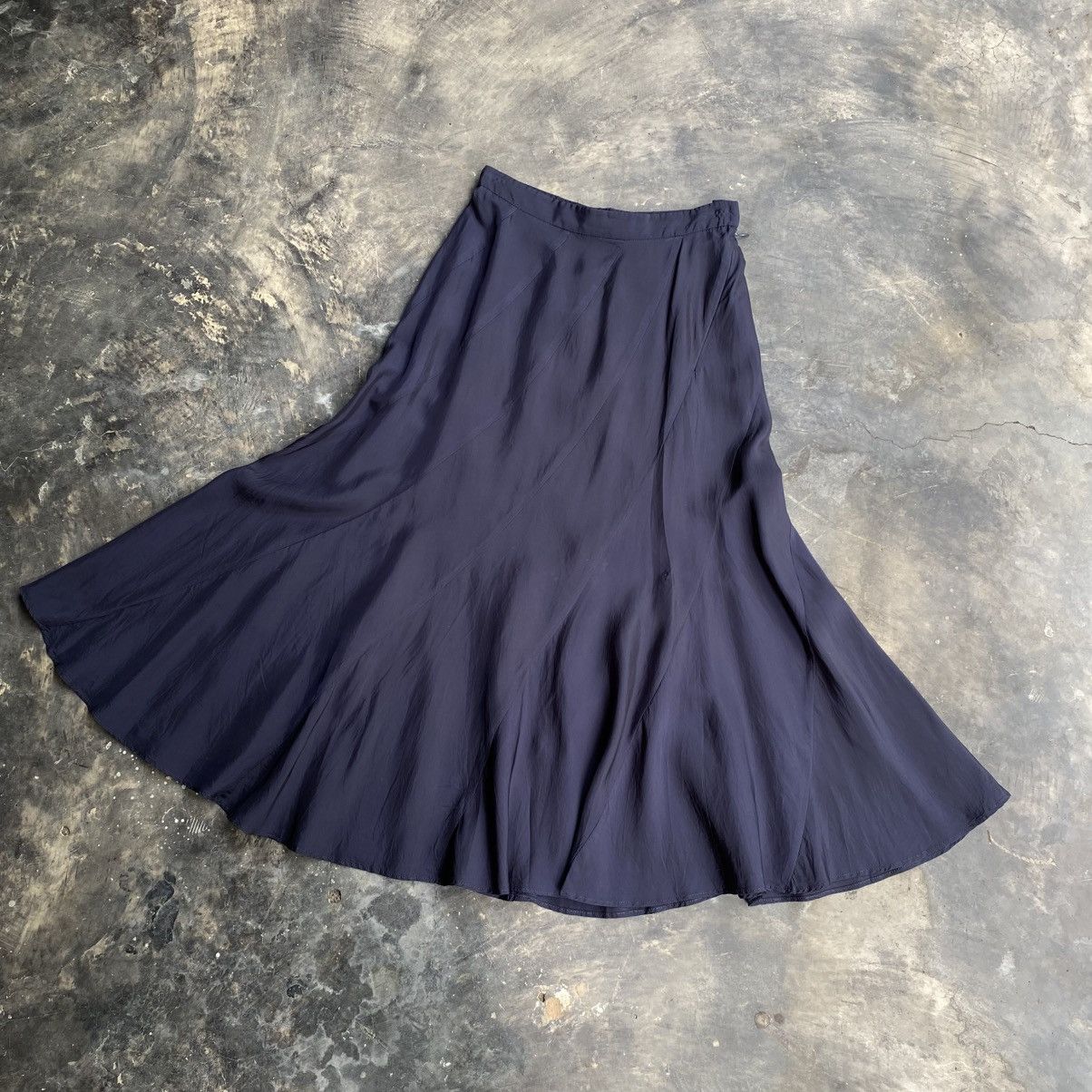 Comme des Garcons Comme des Garcons Navy-Black Silk Flare Skirt Size 25" / US 0 / IT 36 - 1 Thumbnail