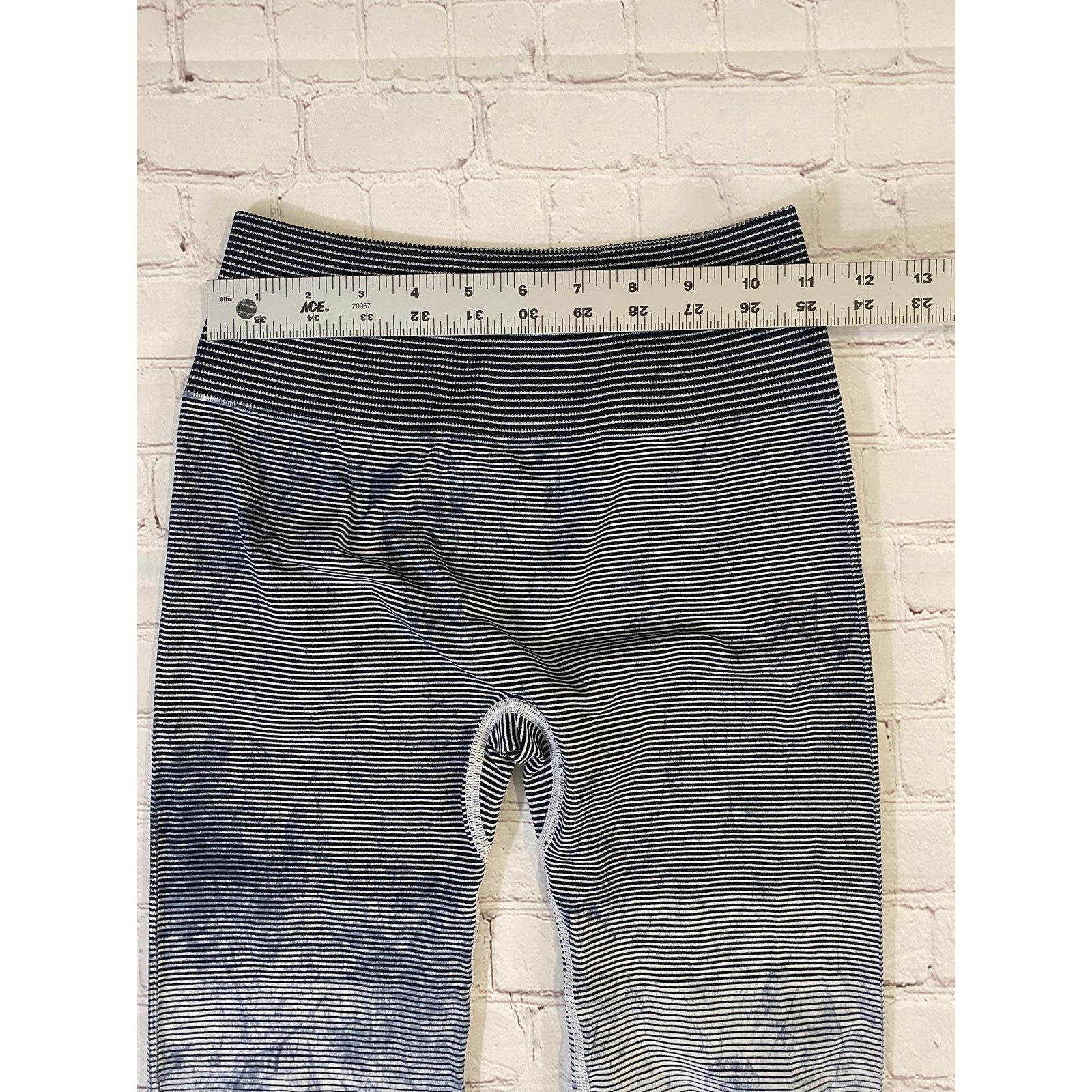 Lululemon lululemon leggings size 4 Size 27" / US 4 / IT 40 - 5 Thumbnail