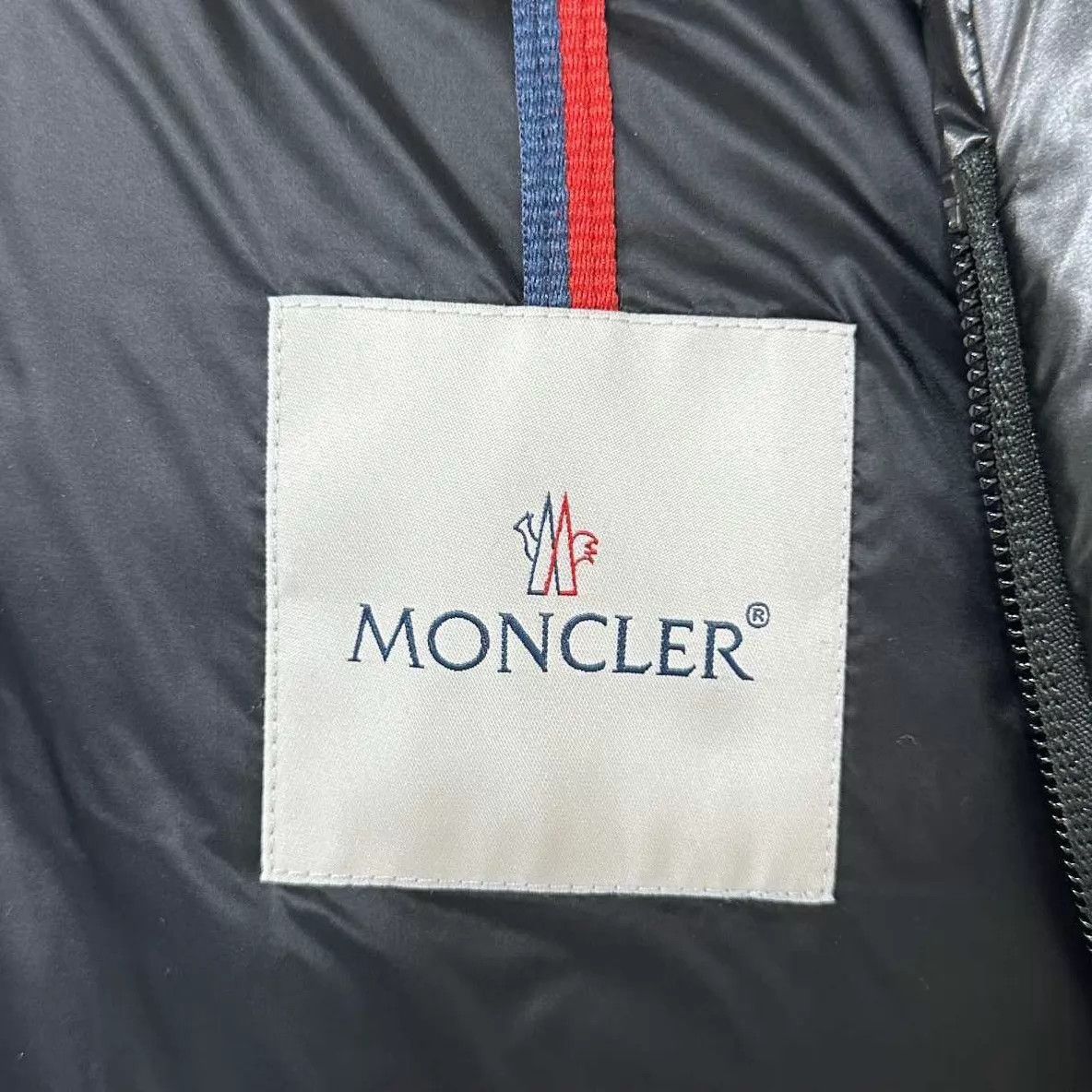 Moncler Moncler AKAISHI Down Vest Men's Size 2 99 New Size US M / EU 48-50 / 2 - 7 Thumbnail