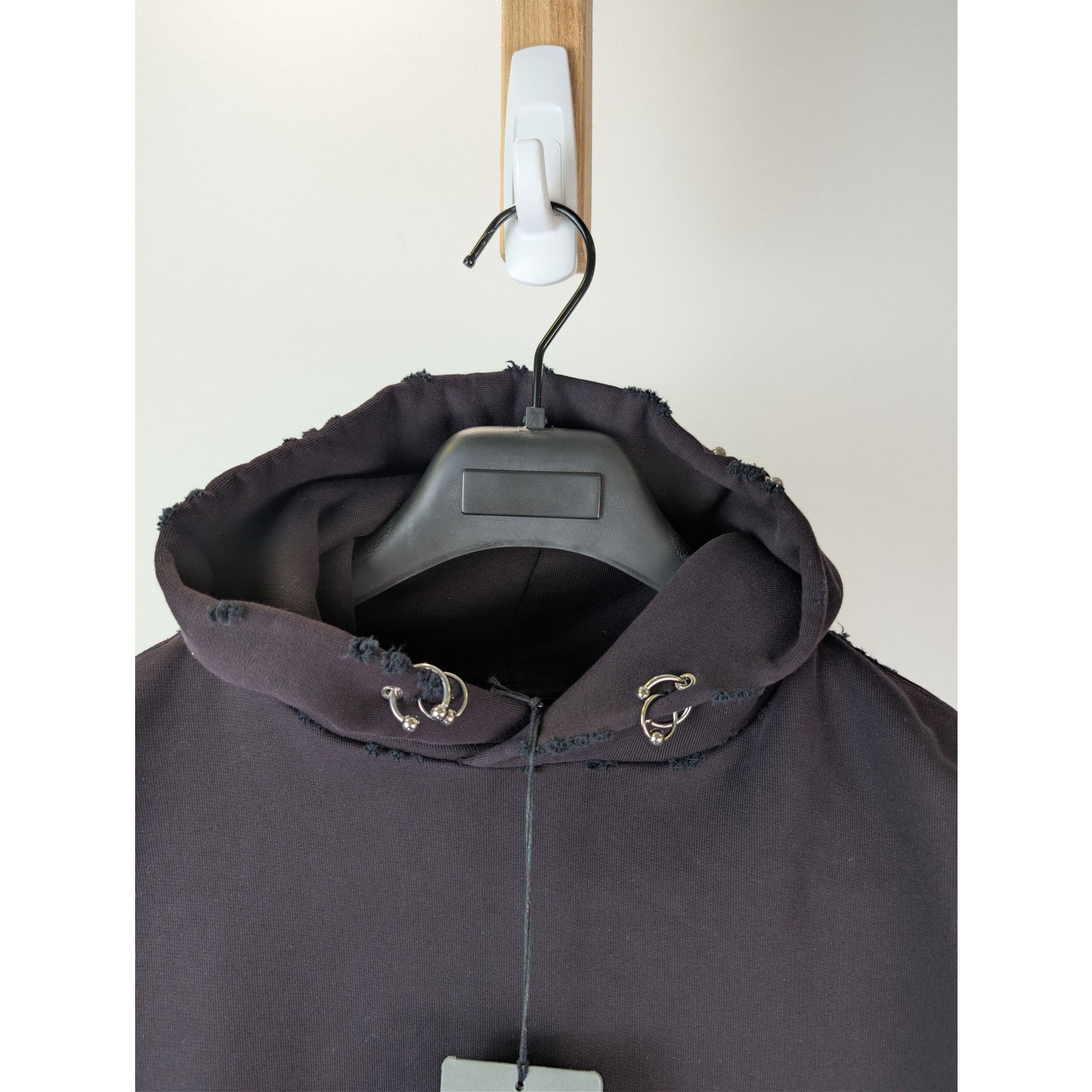 Balenciaga o1rshd1 Pierced Round Hoodie in Washed Black Size US M / EU 48-50 / 2 - 9 Thumbnail