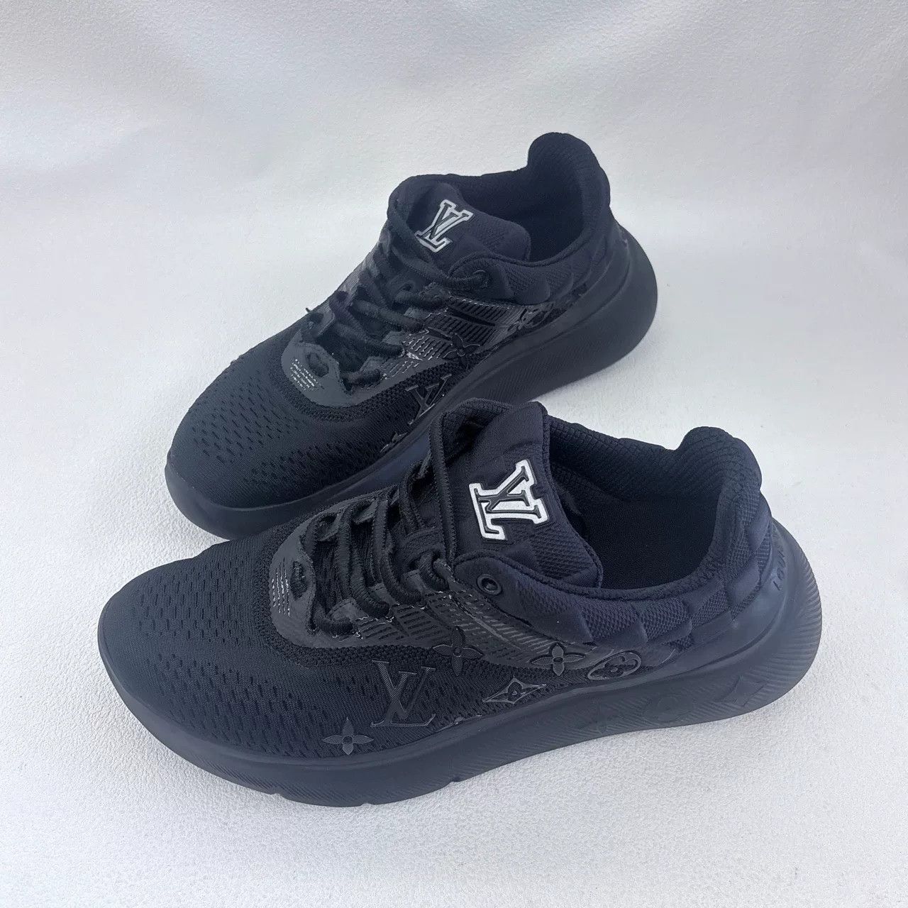 Louis Vuitton louis vuitton lv show up low-top sneakers Size US 5 / EU 37 - 1 Thumbnail