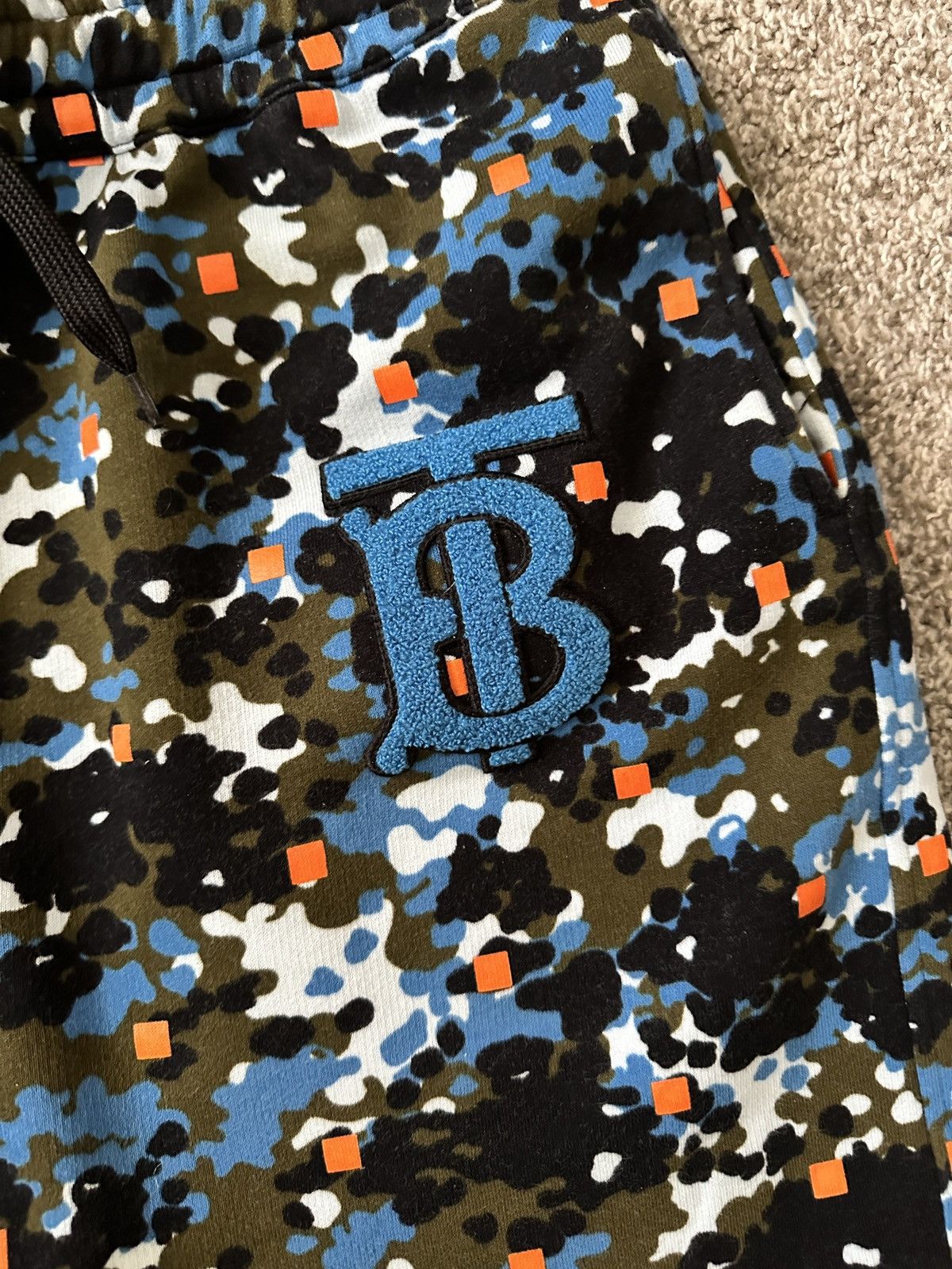 Burberry Burberry Multi Camo Sweat Shorts Size US 32 / EU 48 - 2 Thumbnail