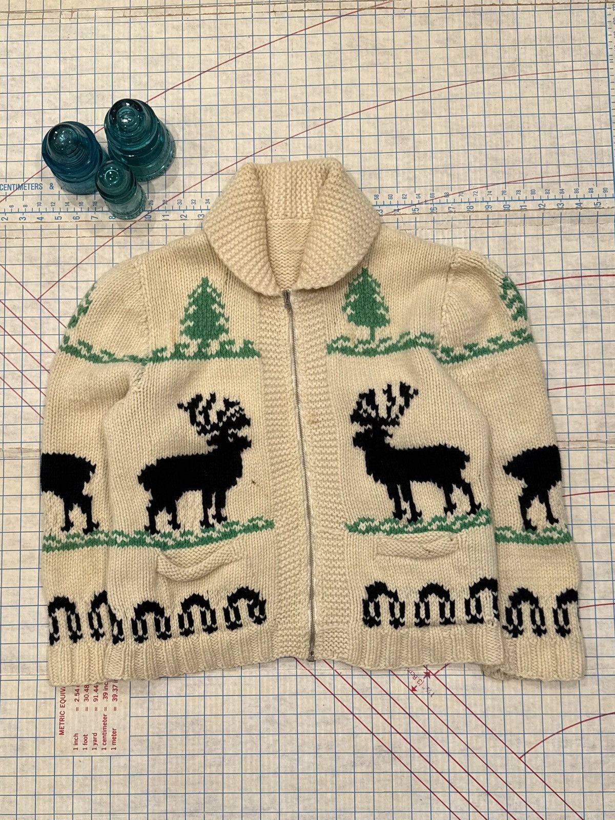 Vintage Vintage Elk Cowichan Knit Sweater Full Zip Fits Mens Medium Size US M / EU 48-50 / 2 - 1 Thumbnail