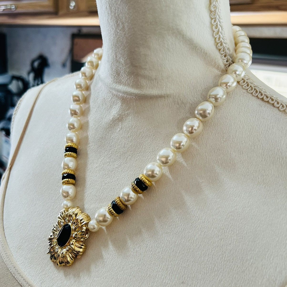 Vintage Vintage 80s Kenneth Jay Lane for Avon pearl bead necklace Size ONE SIZE - 3 Thumbnail