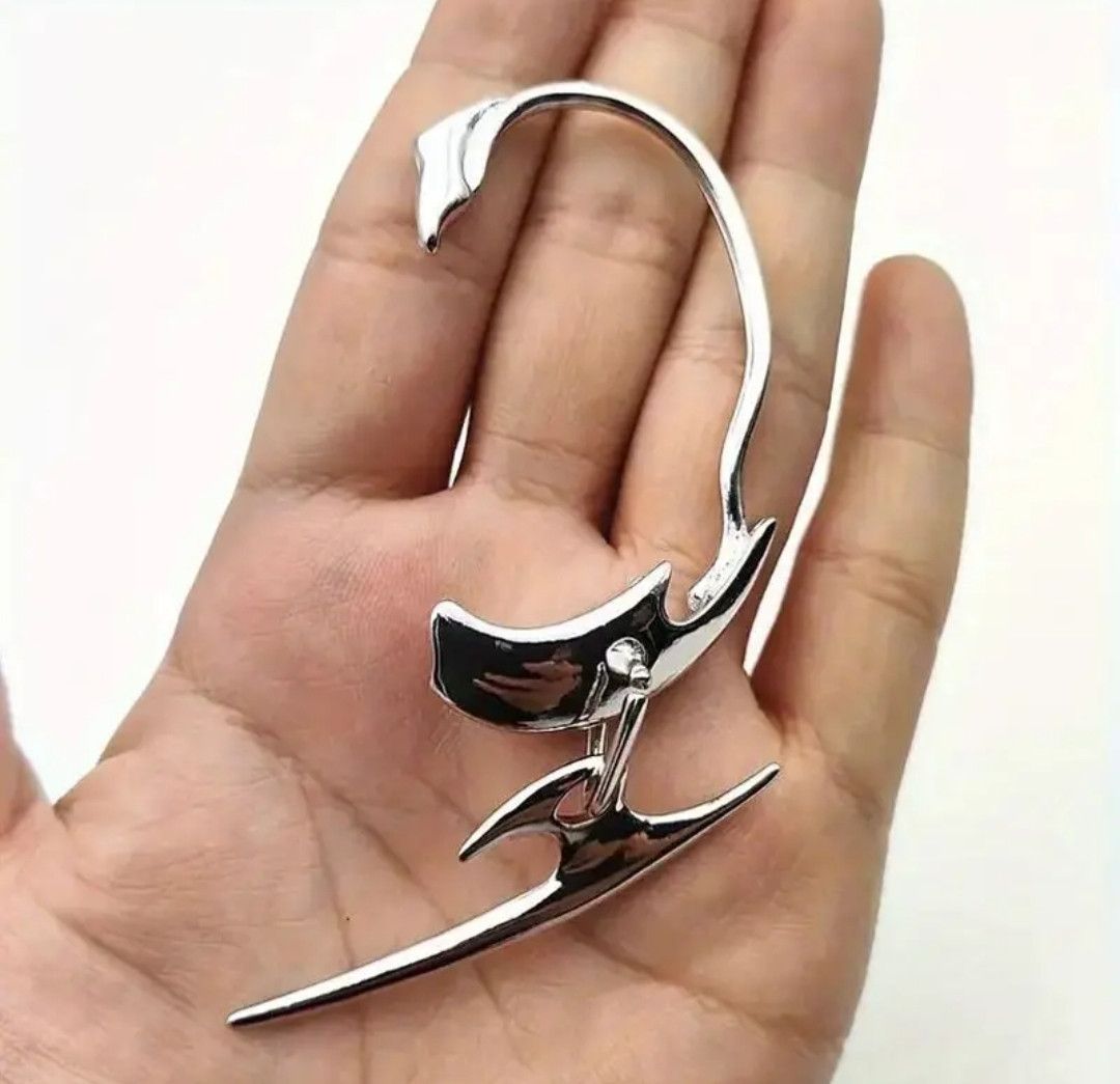 Japanese Brand Y2K Cyberpunk Dagger Shaped Clip New Earring Size ONE SIZE - 3 Thumbnail