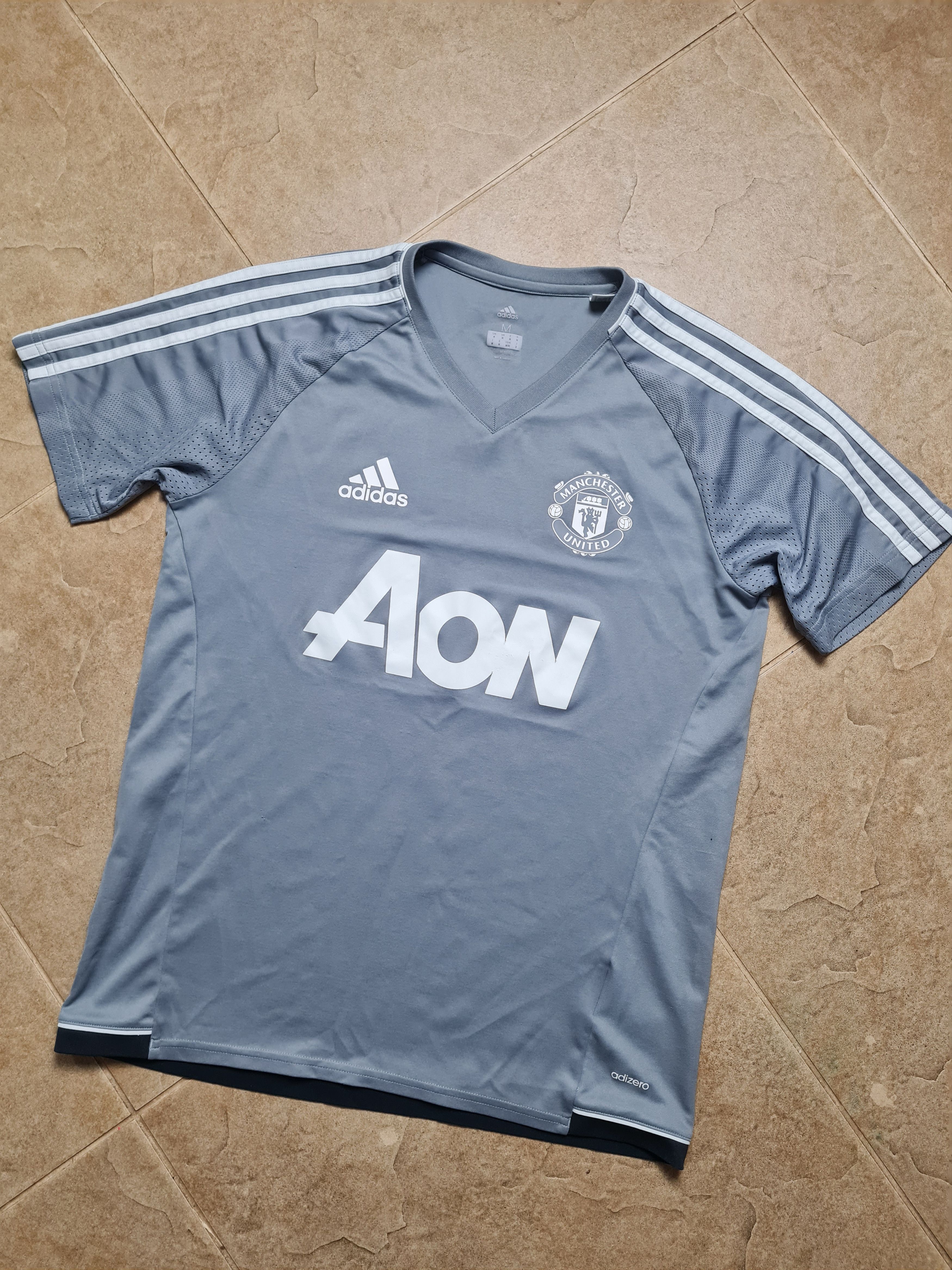 Adidas MANCHESTER UNITED ADIDAS 2017/2018 SIZE M BS4436 Size US M / EU 48-50 / 2 - 5 Thumbnail