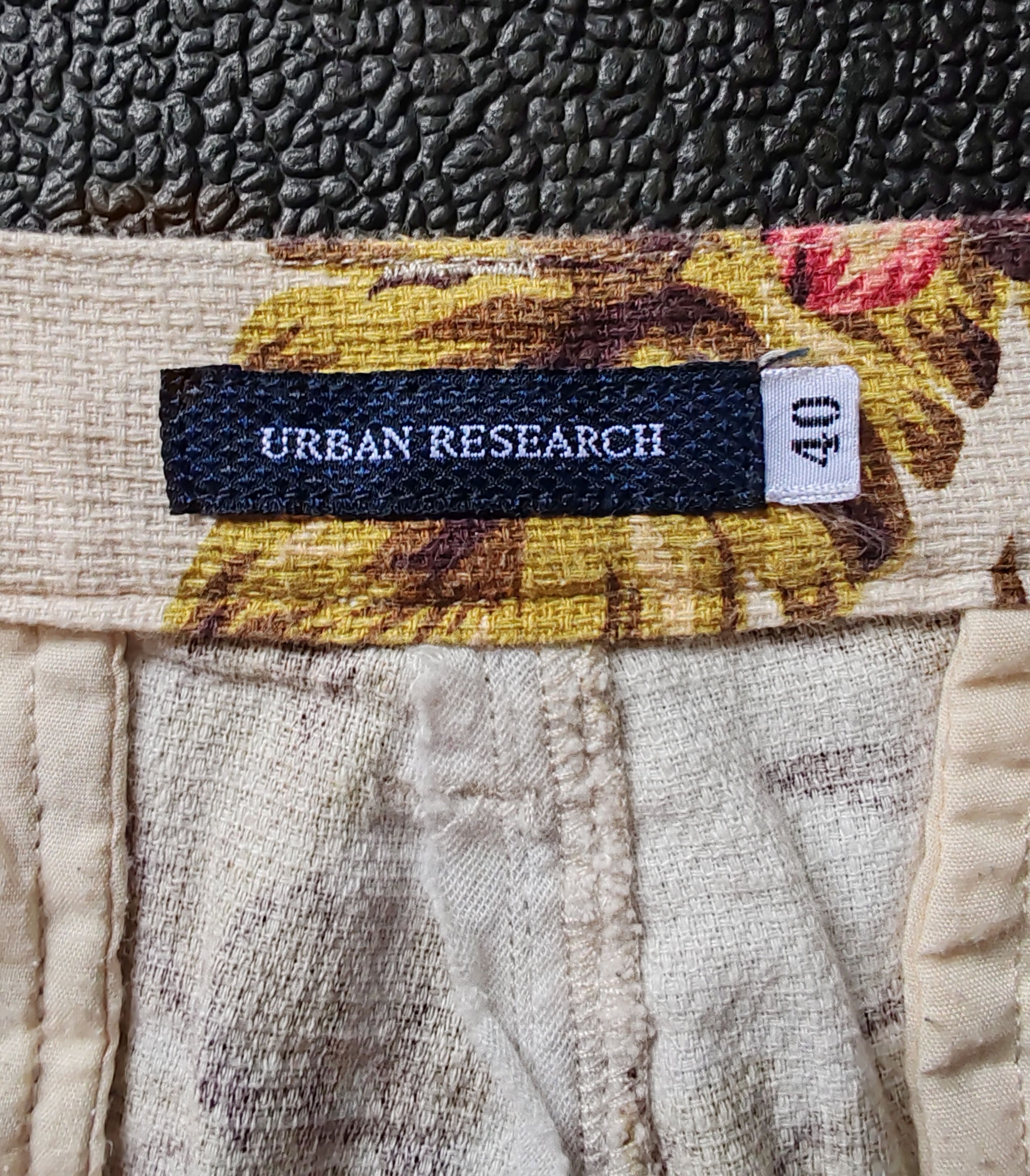 URBAN RESEARCH DOORS URBAN RESEARCH Floral Linen Shorts size 34 Size US 34 / EU 50 - 10 Thumbnail
