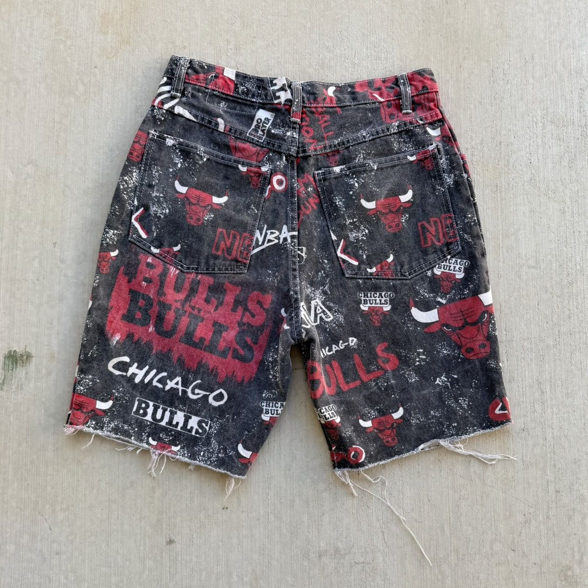 Pro Player Vintage Chicago Bulls Jean Shorts Pro Player All Over Print Size US 31 - 7 Thumbnail